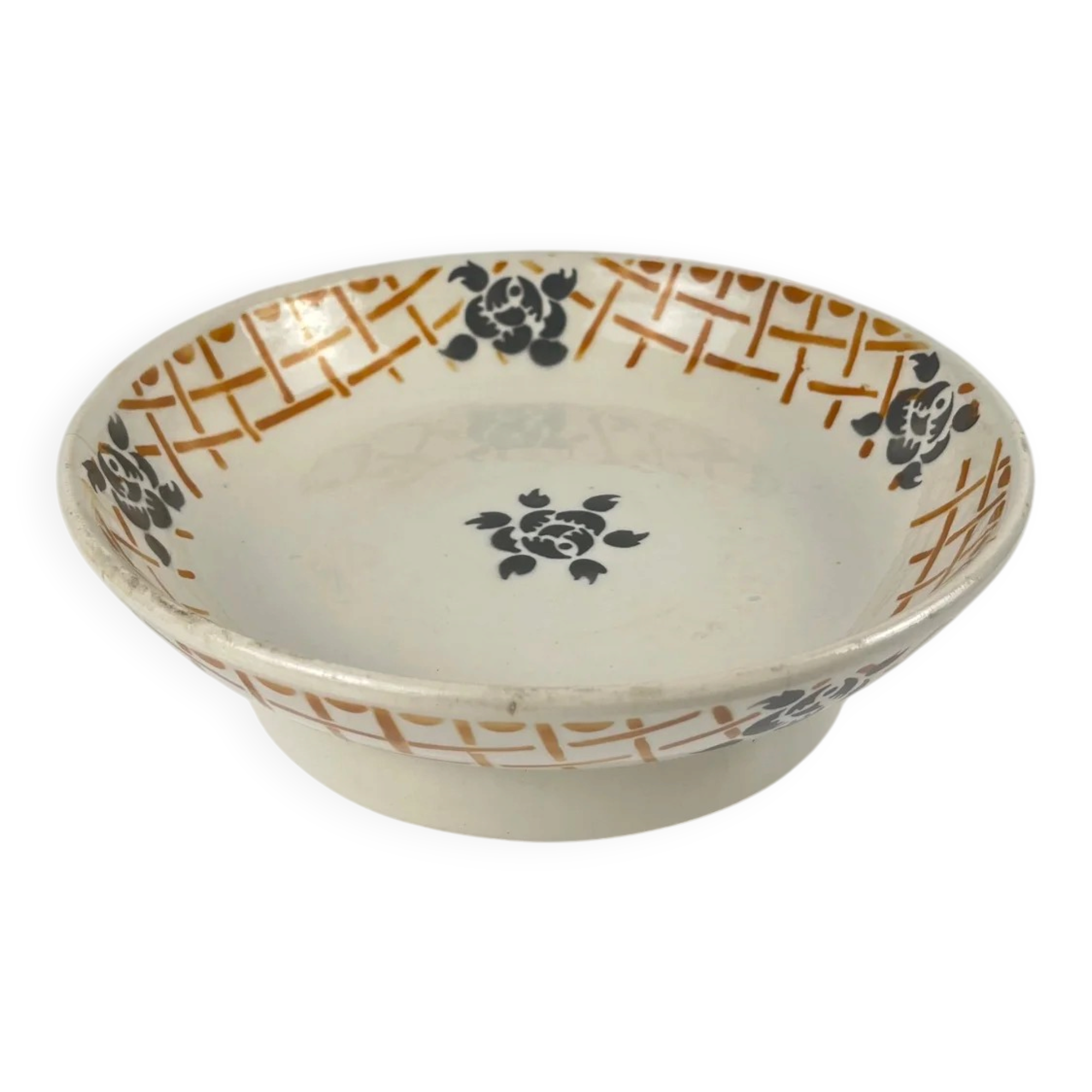 Plate on foot, ironstone, Badonviller "Roscoff", 1930