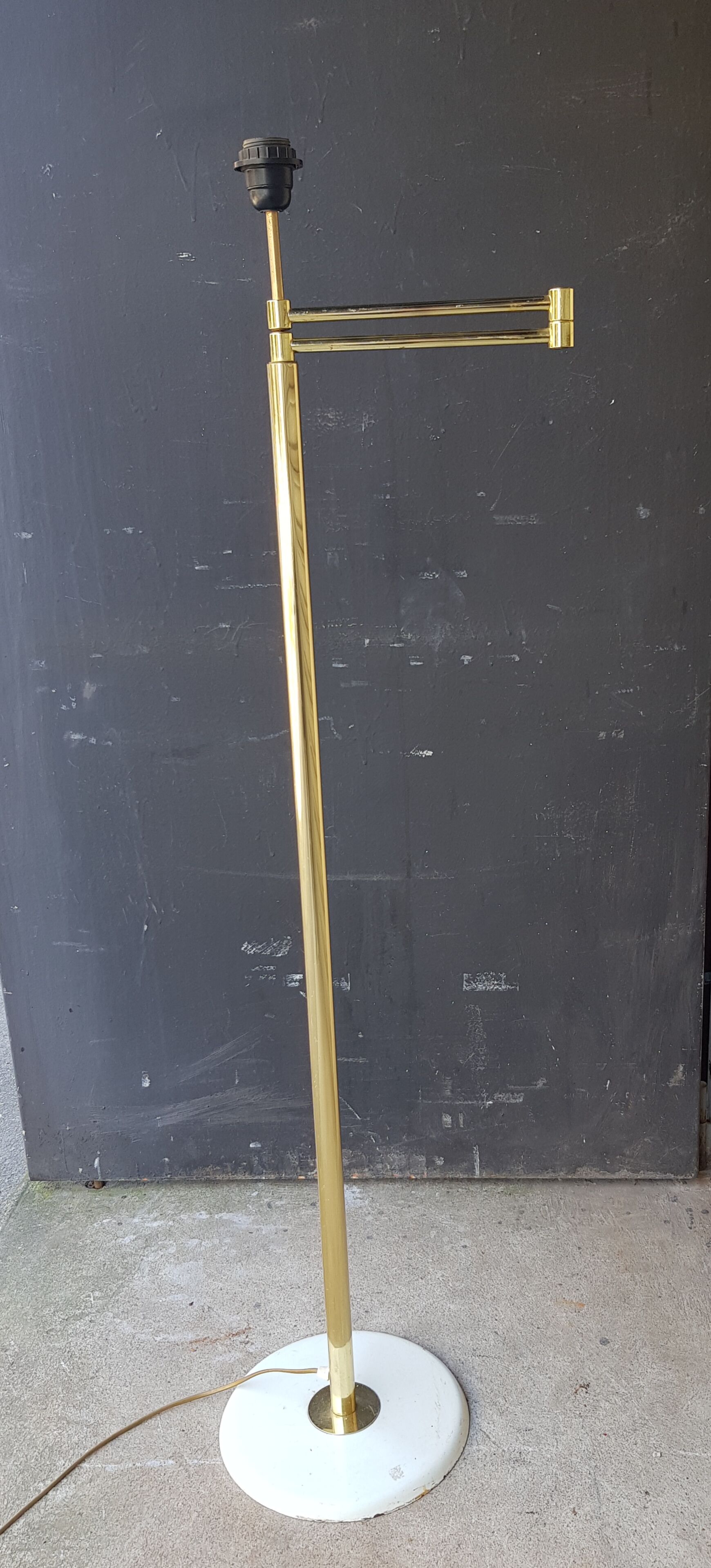 Vintage brass articulated streetlight 60