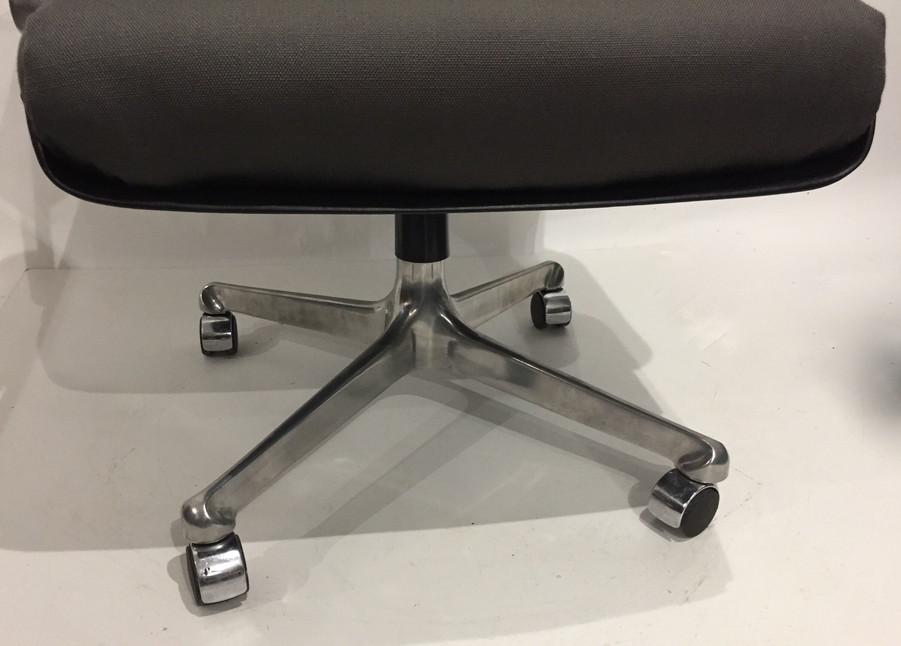 Office chair Osvaldo Borsani