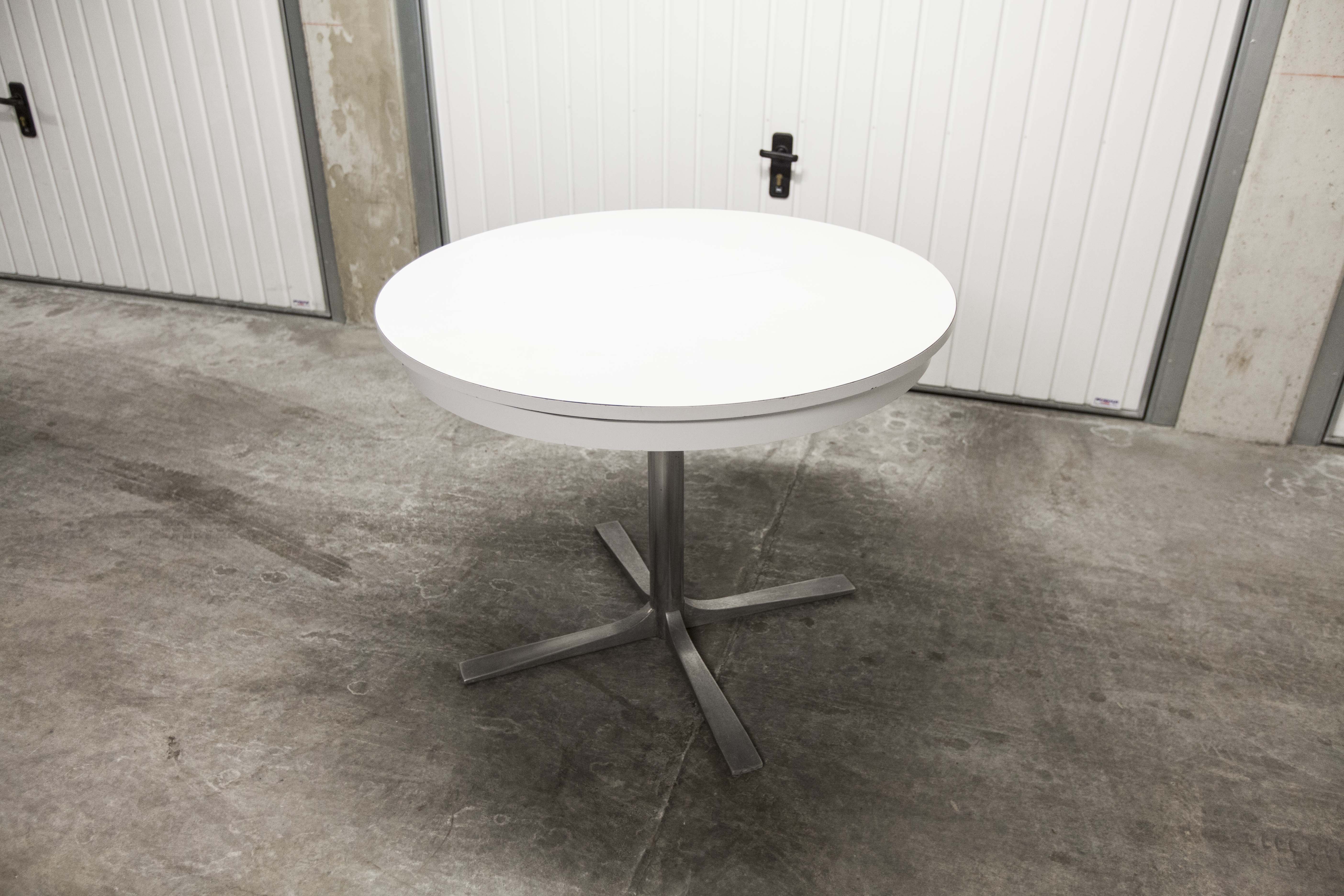 Round table convertible formica 70's central feet
