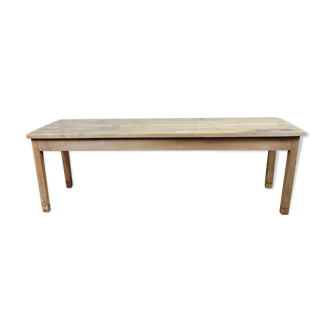 Farm table