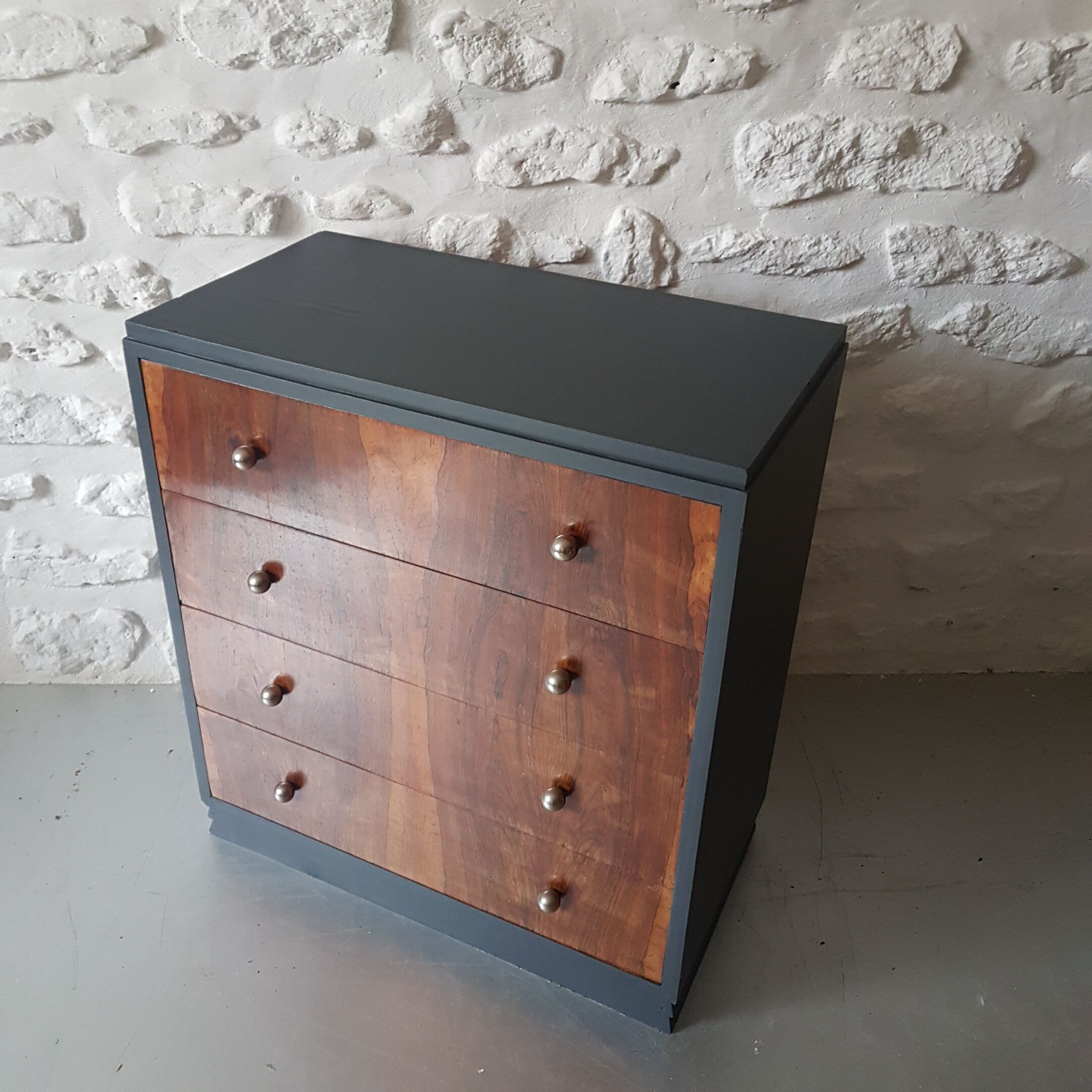 Art deco dresser