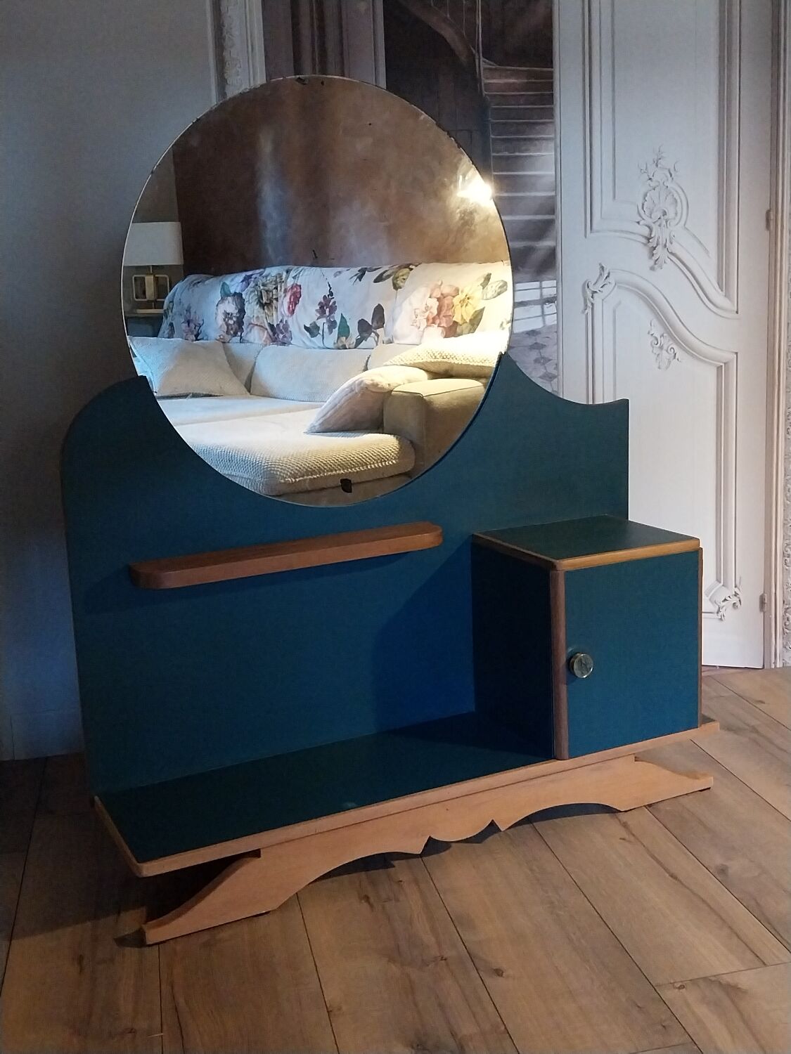 Art Deco hairdresser