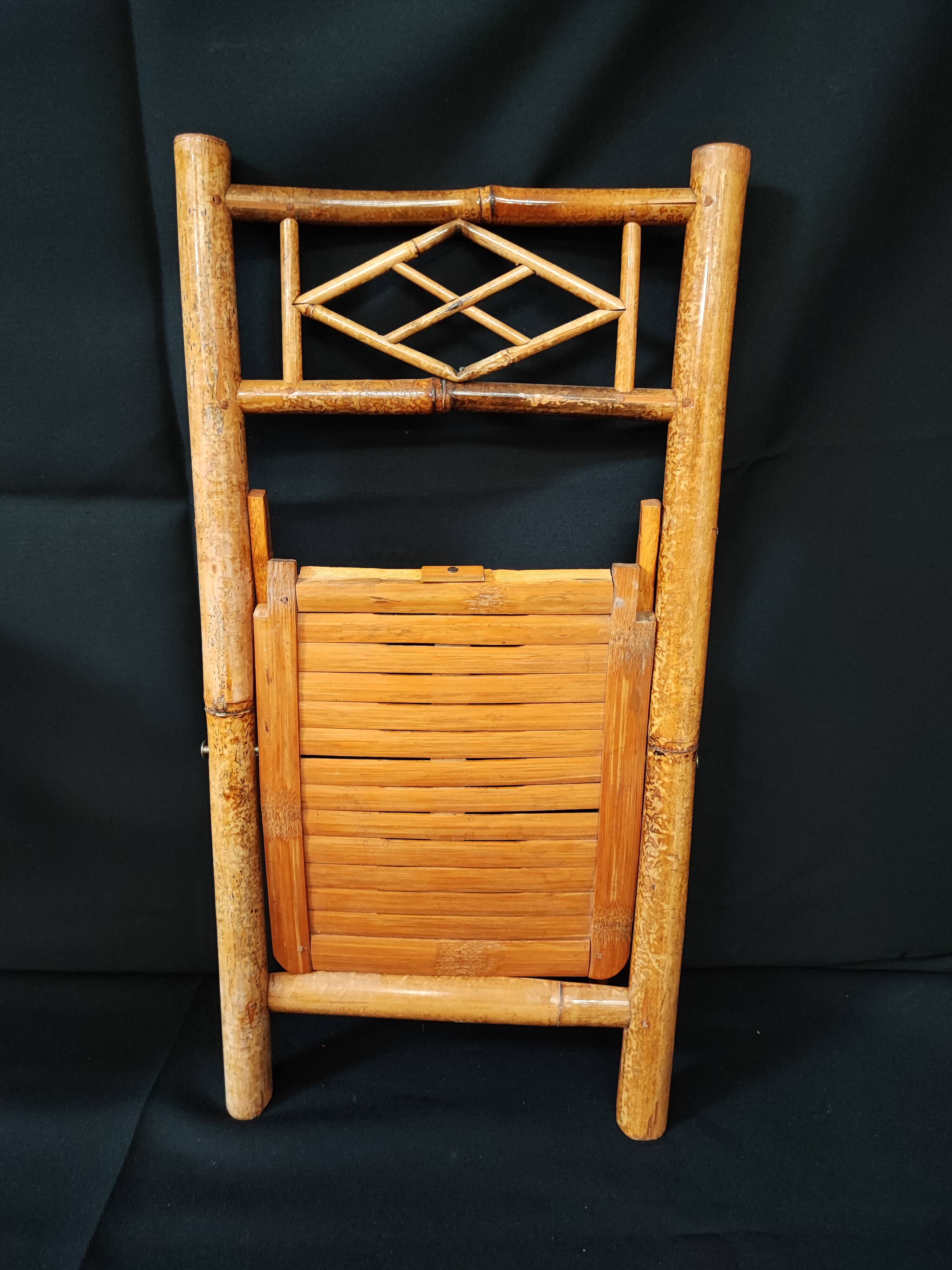 Folding bamboo chair for children