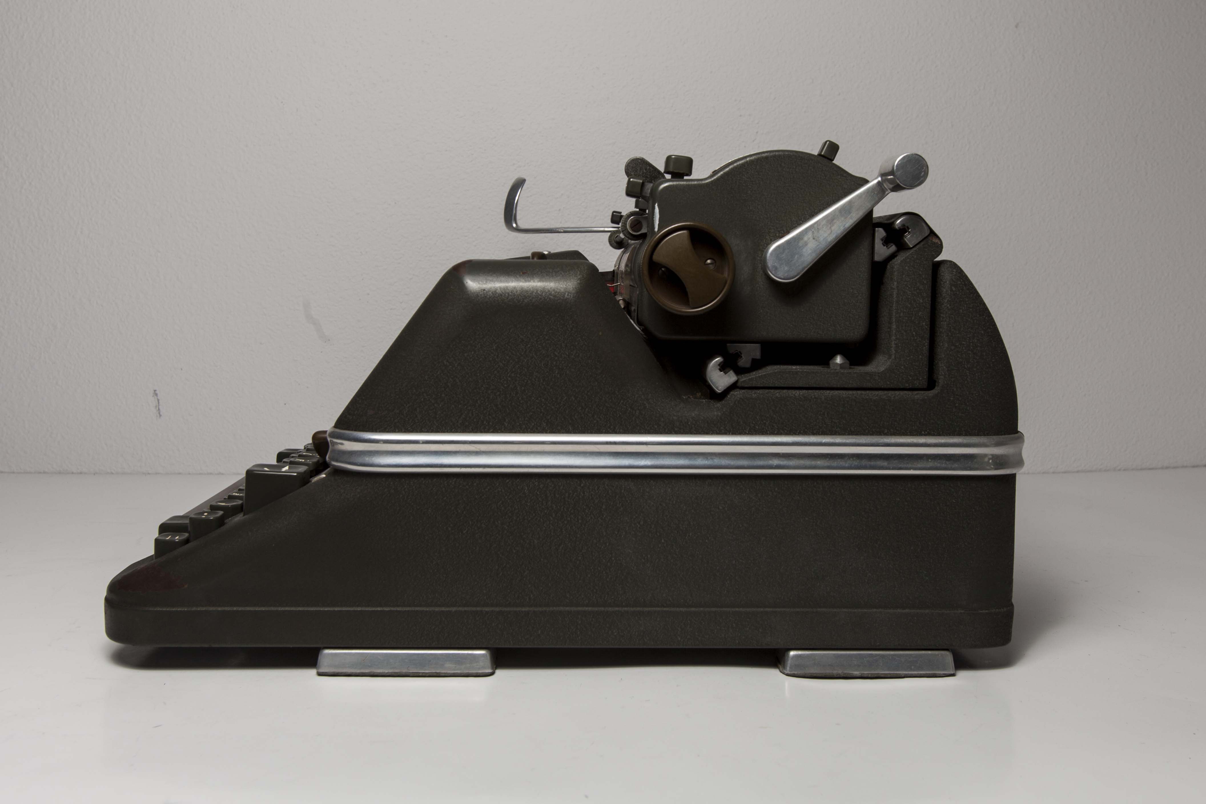 Hermes ambassador typewriter, 1952