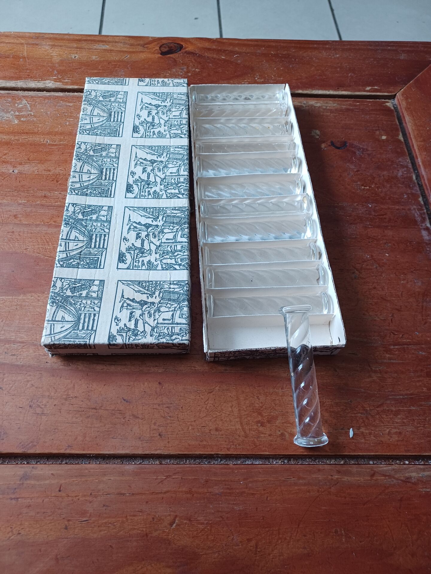 12 vintage crystal knife rests