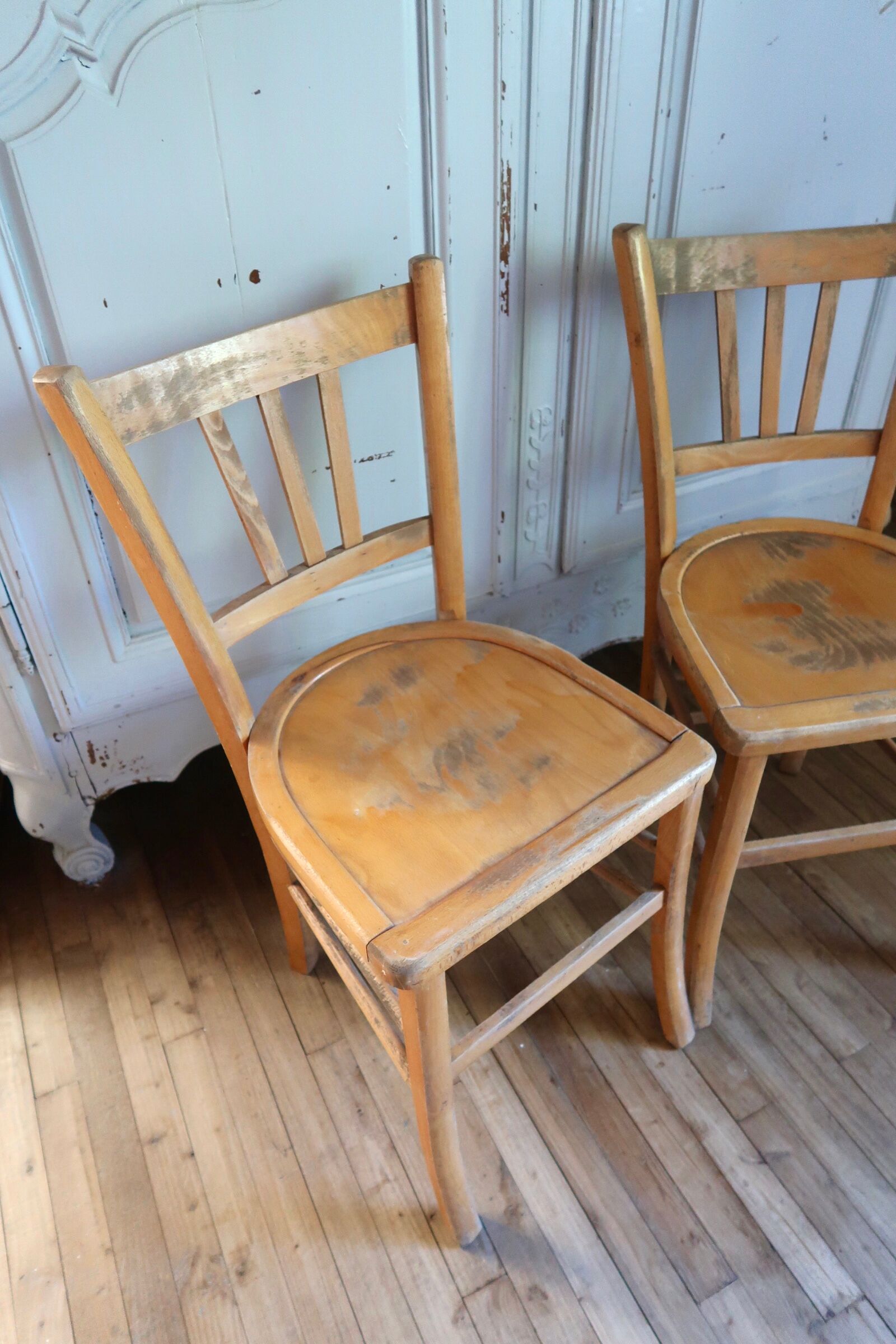 Lot de 2 chaises bistrot en bois