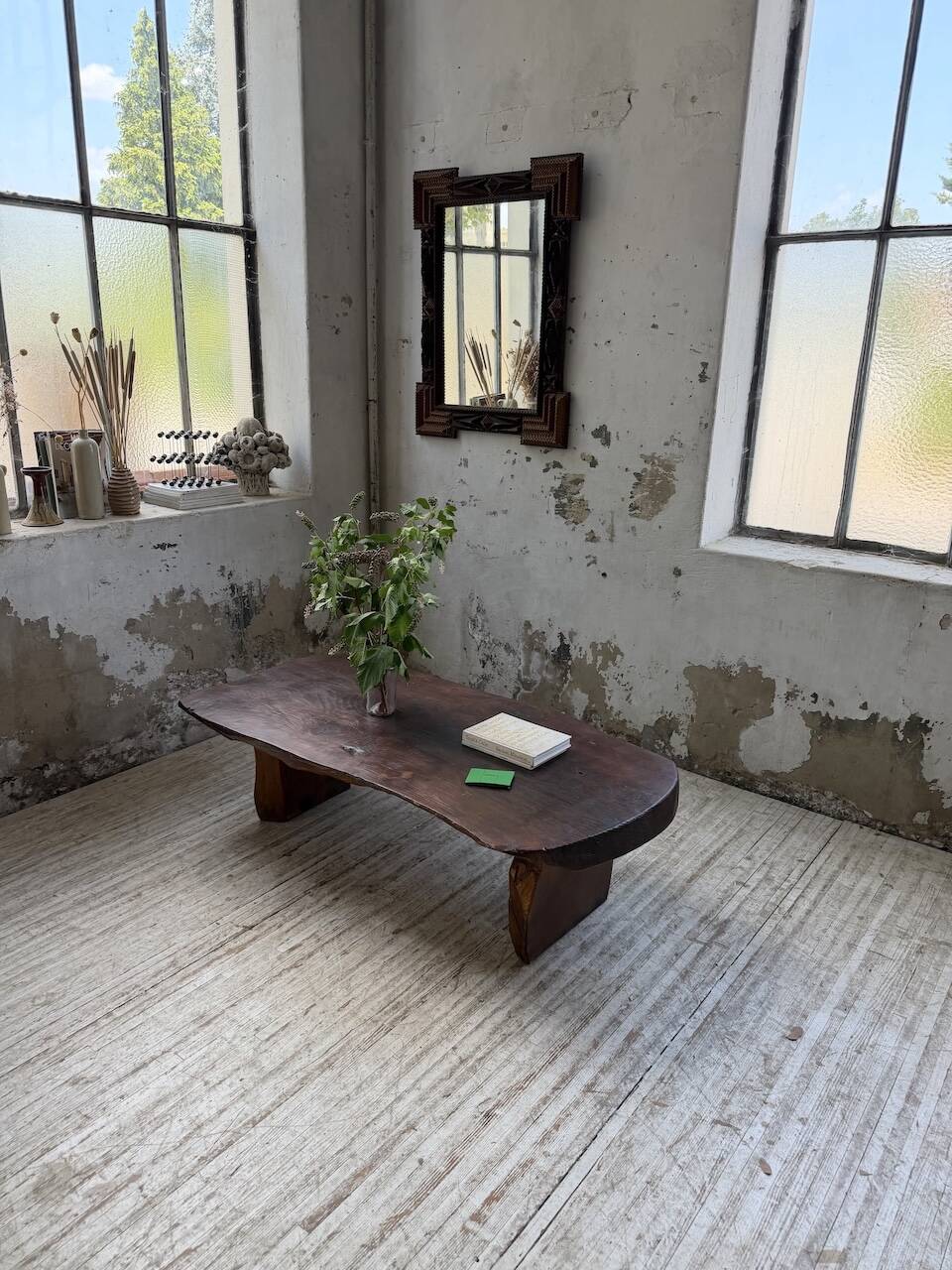 Table basse brutaliste artisanale 1950