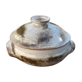 Pyrity sandstone soup bowl, sandstone signature to be identified