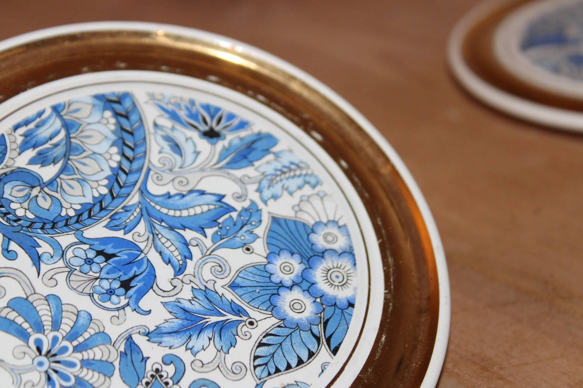 Set of 2 vintage ceramic coasters – Blue floral design and gilding – Made in France
