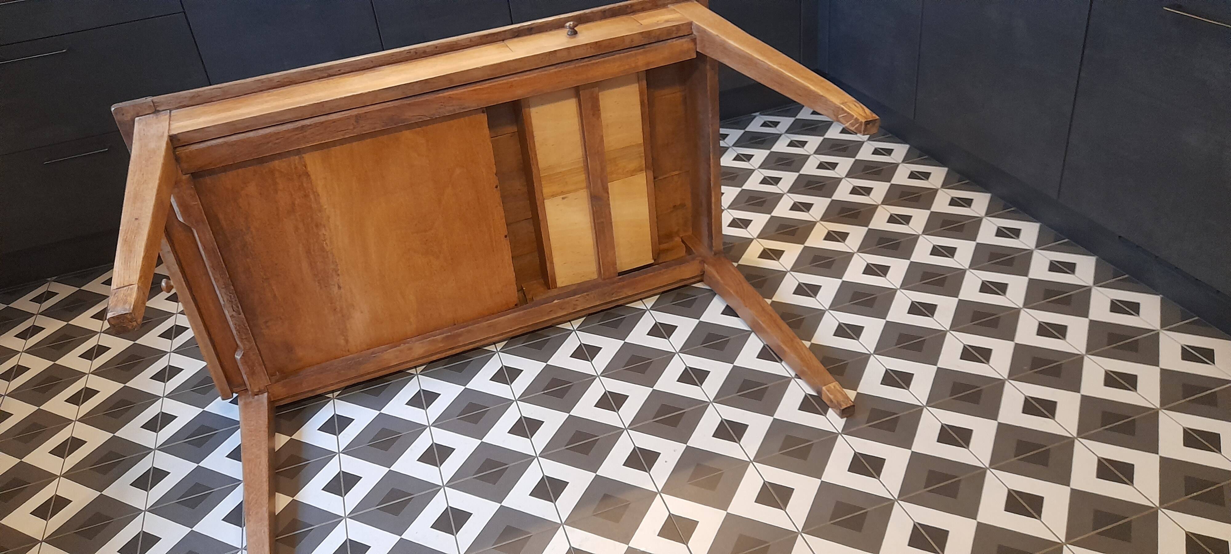 Brionnaise solid oak farm table