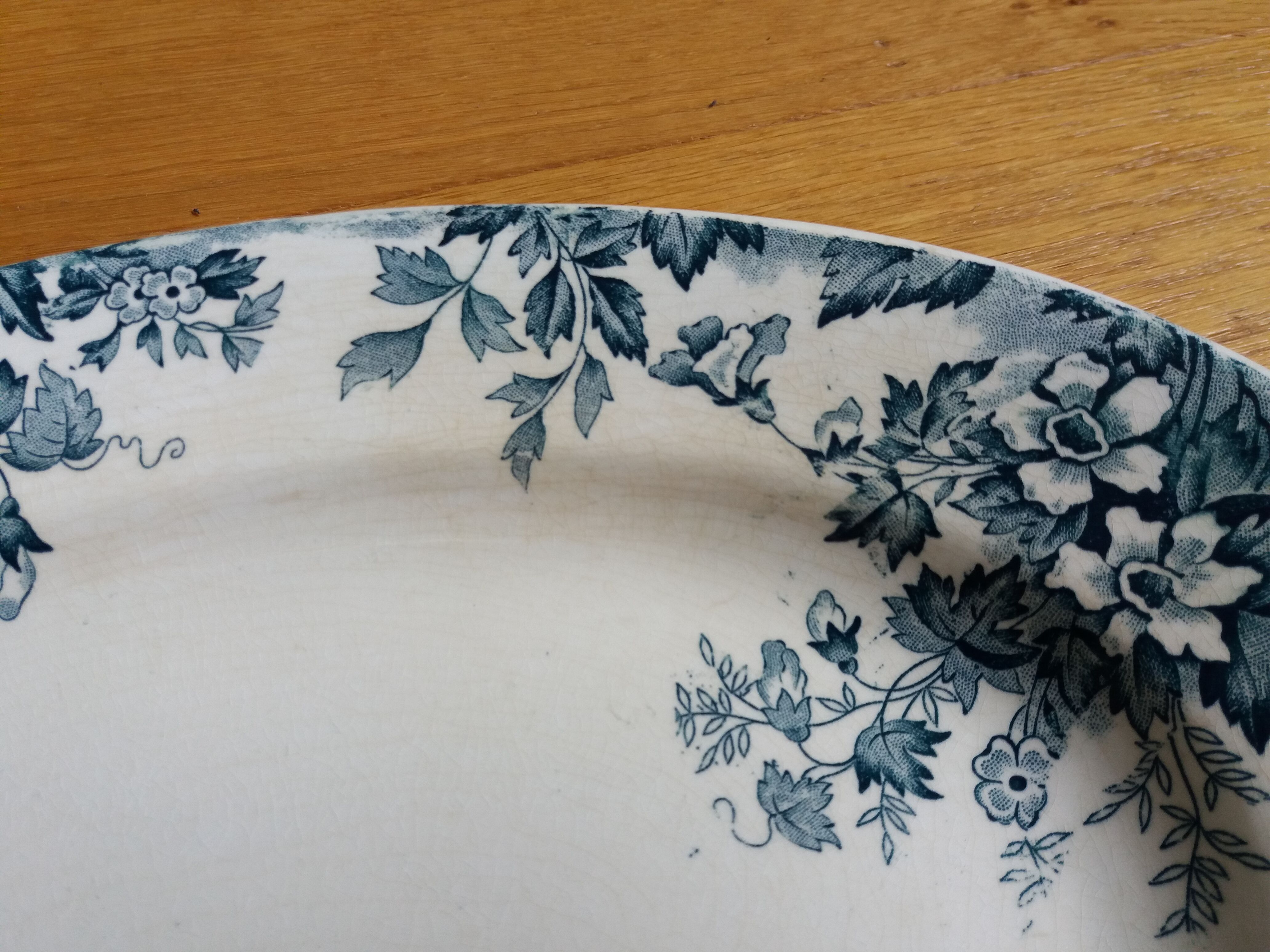 Oval dish Terre de Fer Saint Amand and Hamage model Marie-Louise