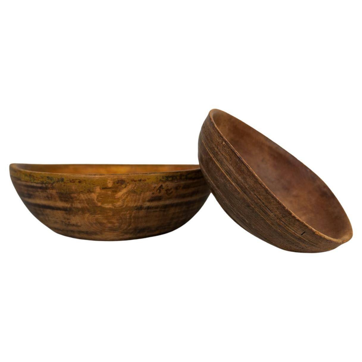 Swedish folk art, unique set of 2 farmer's bowls from the 19th century.