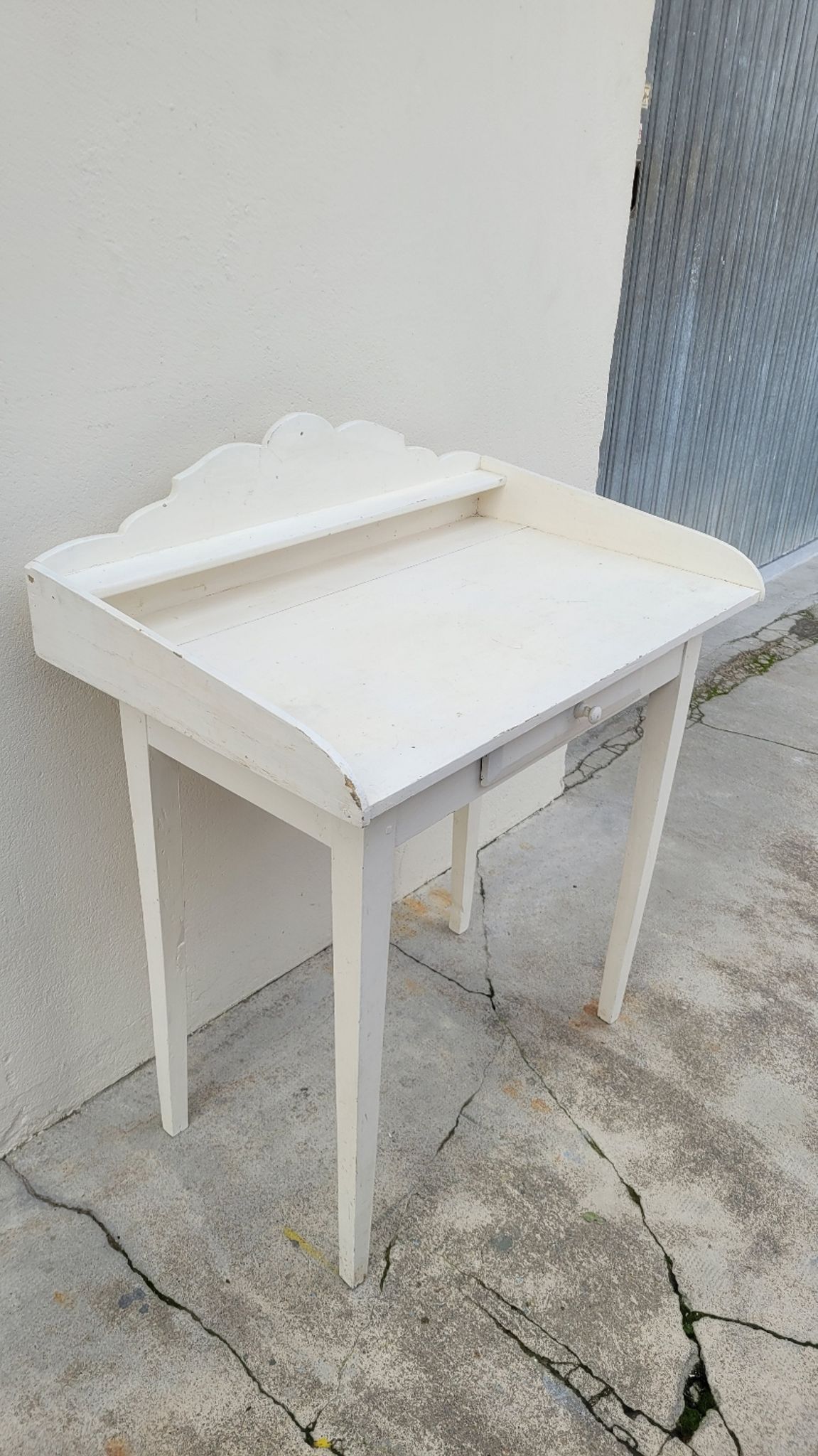 Dressing table old wooden dressing table, one drawer