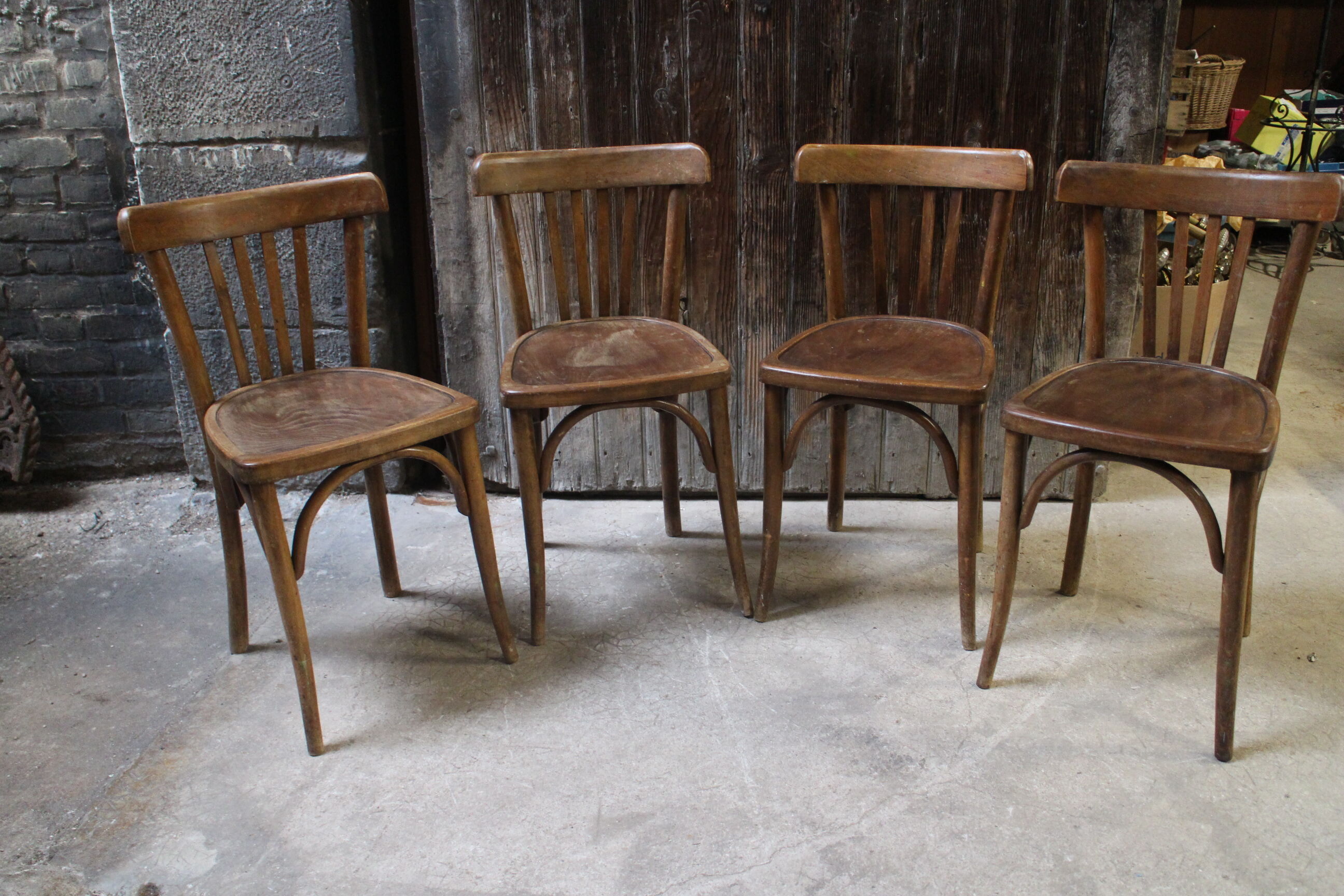 Série de 4 chaises bistrot