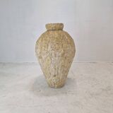 grande jardinière en pierre de Mactan ou en pierre fossile, années 1980