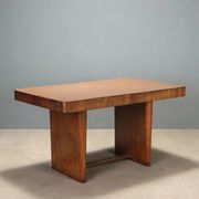 Table en bois plaqué loupe des années 1940