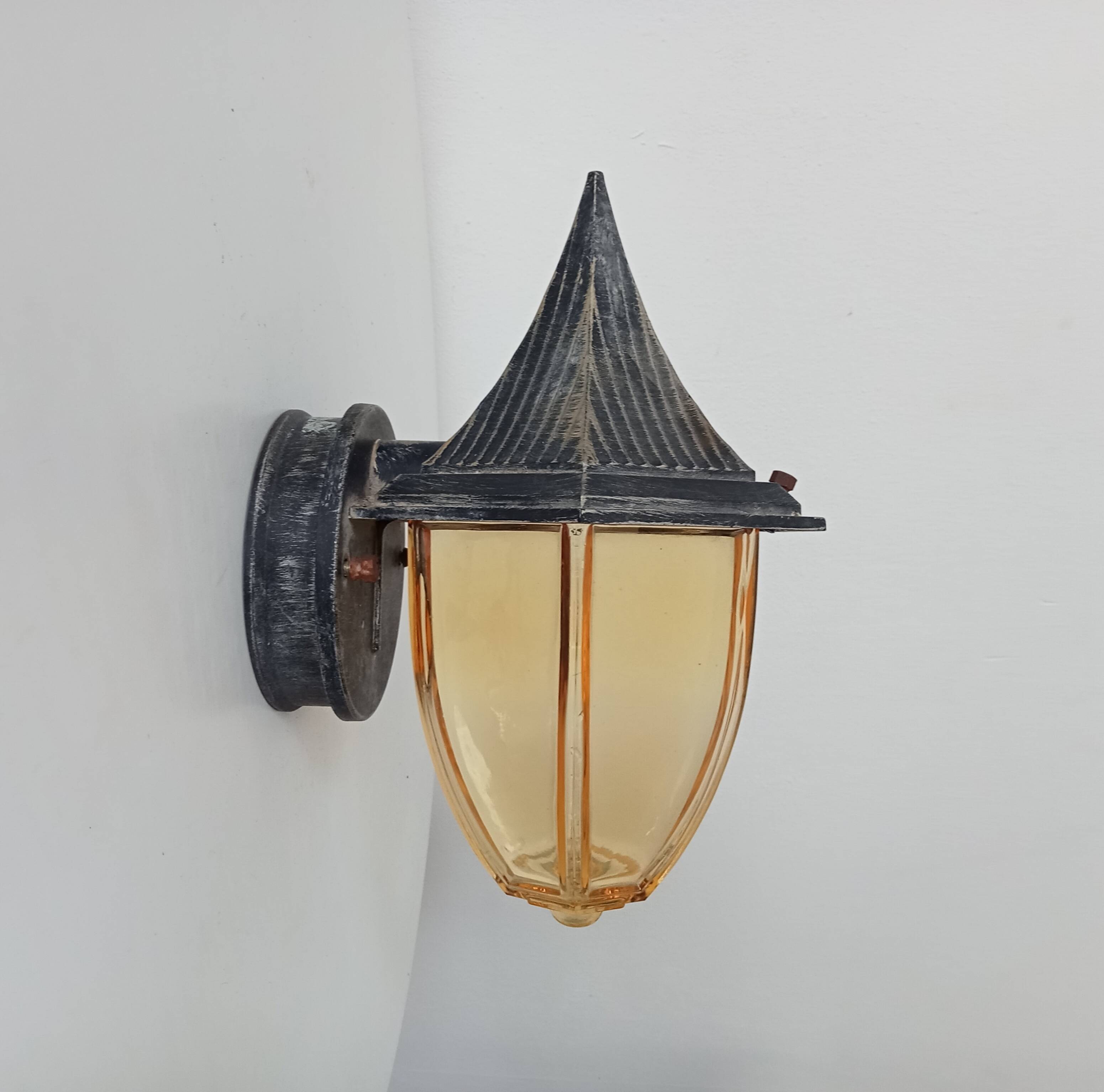 Vintage Italian wall light from the 50s