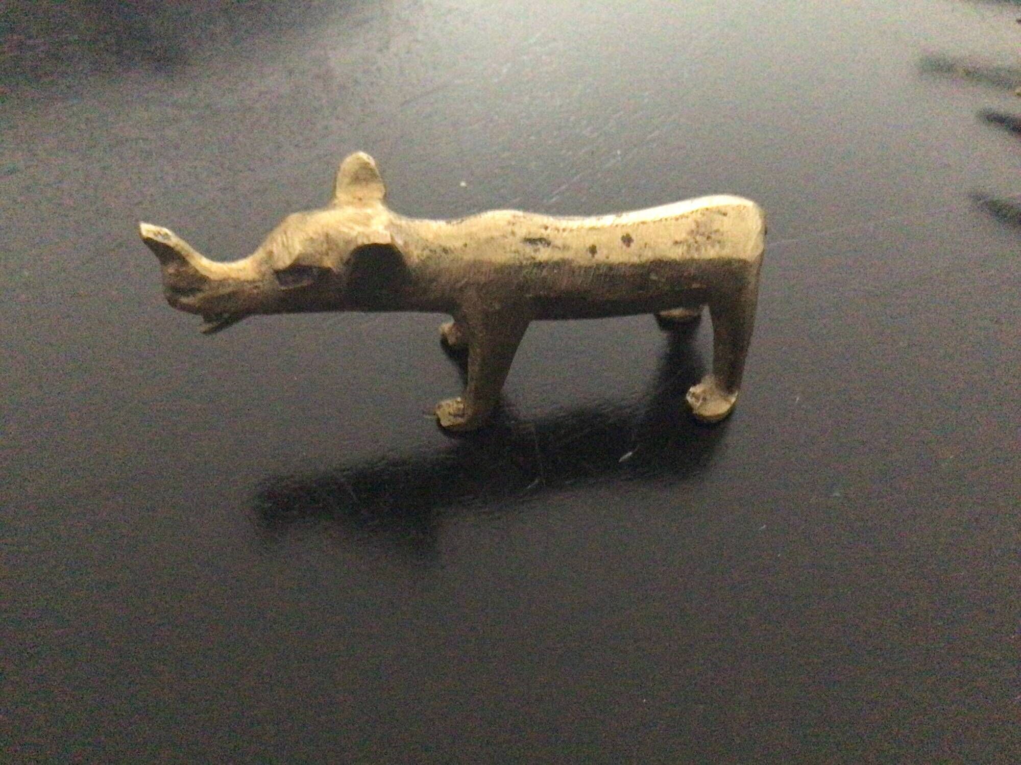 African knife holders