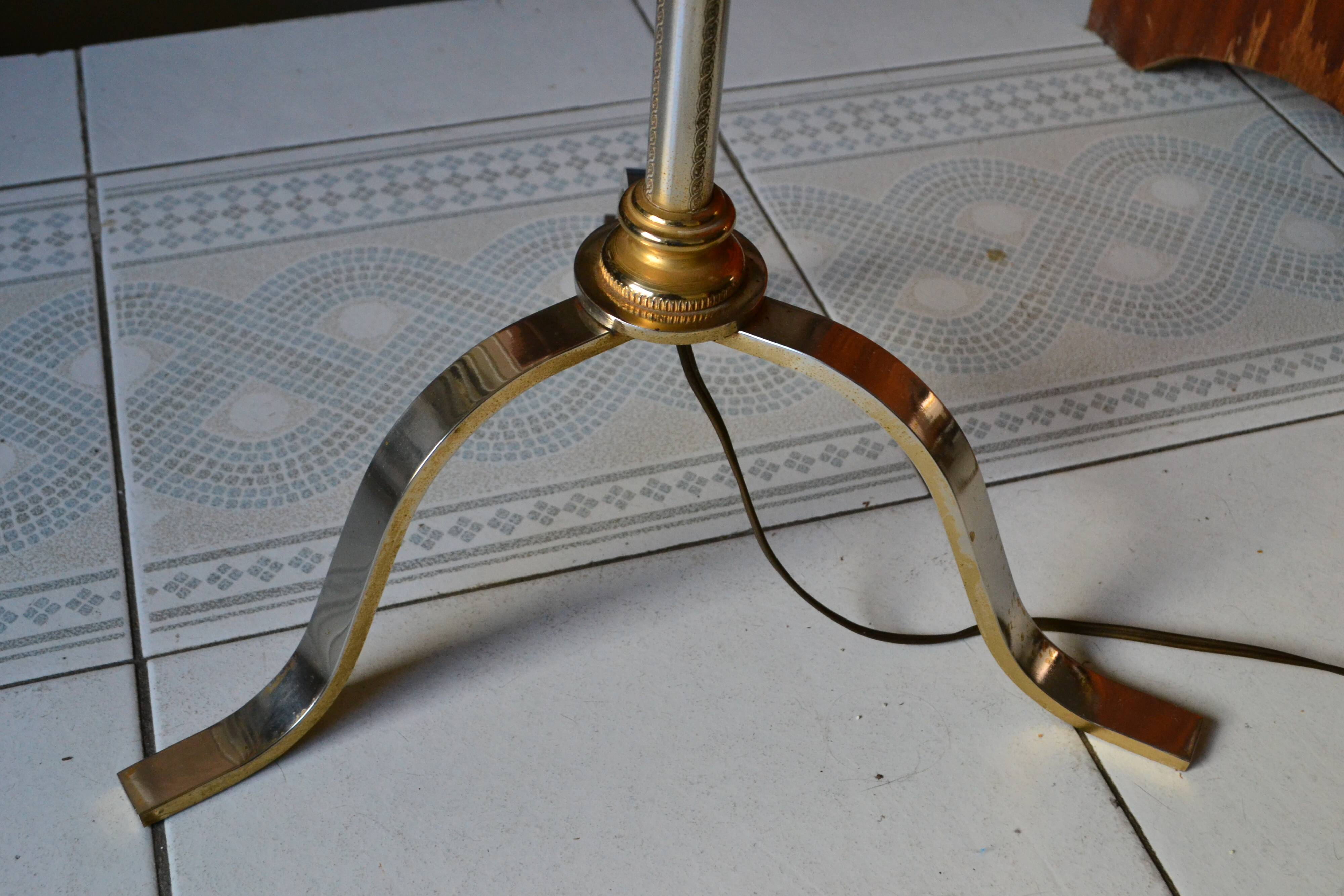 Lampadaire tripode vintage laiton doré