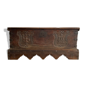 Wedding chest, coat of arms motifs, circa 1600