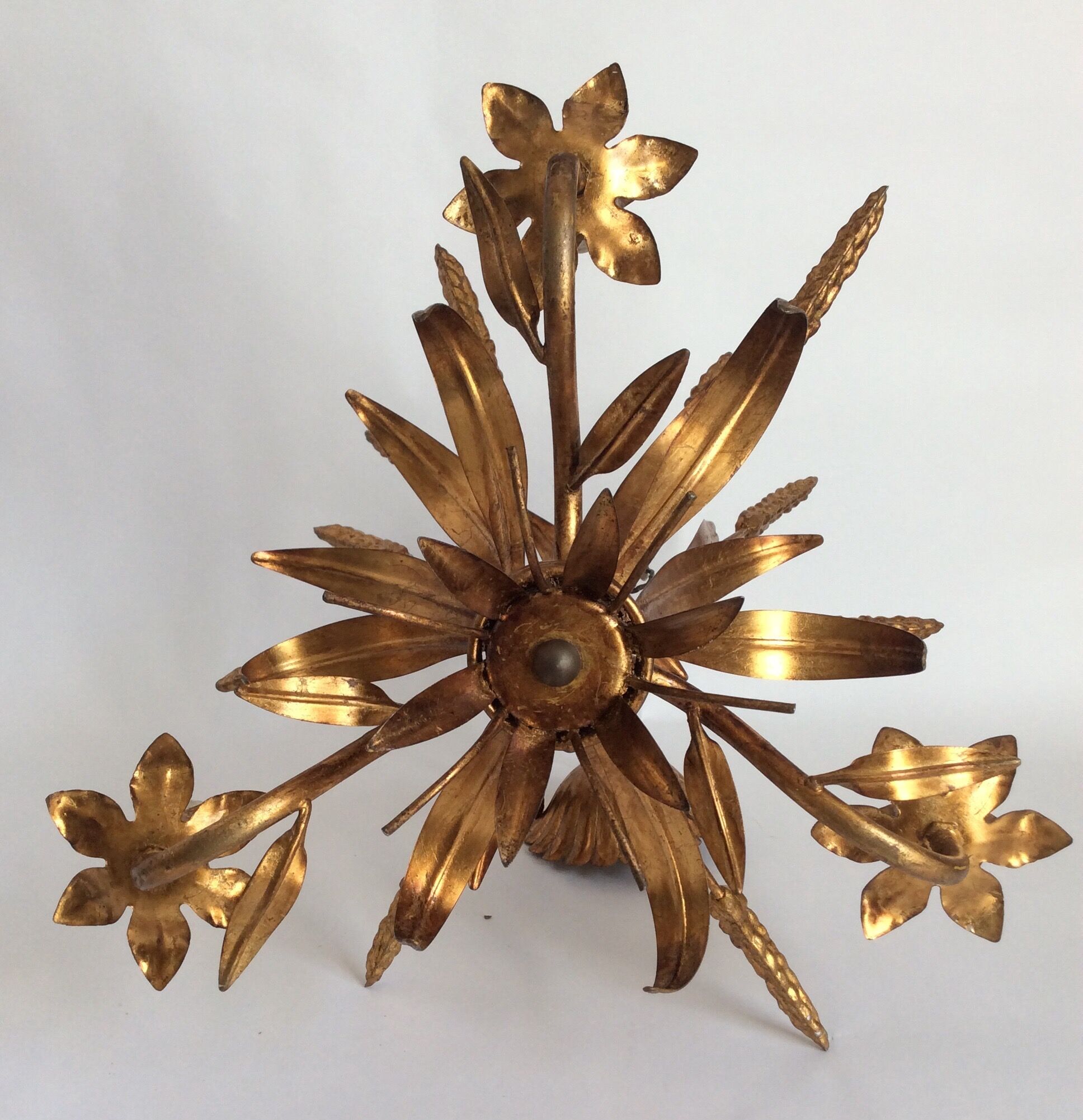 Lustre en métal doré