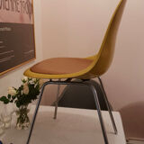 Charles and ray eames chair, dsx model, edited by herman millar for mobilier international