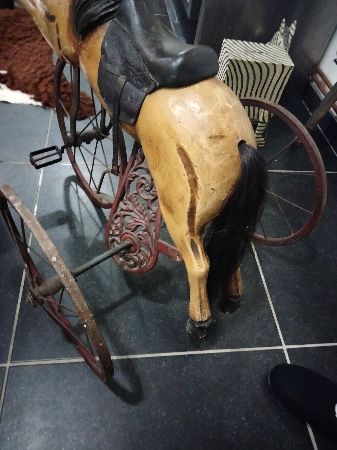 Tricycle cheval en bois et métal
