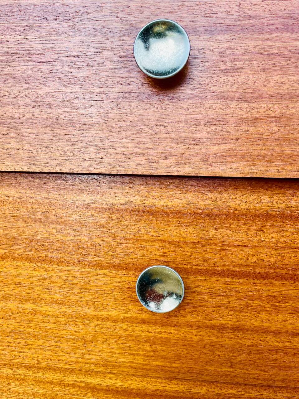 Vintage teak chest of drawers with 4 drawers, circa 1960s/1970s.