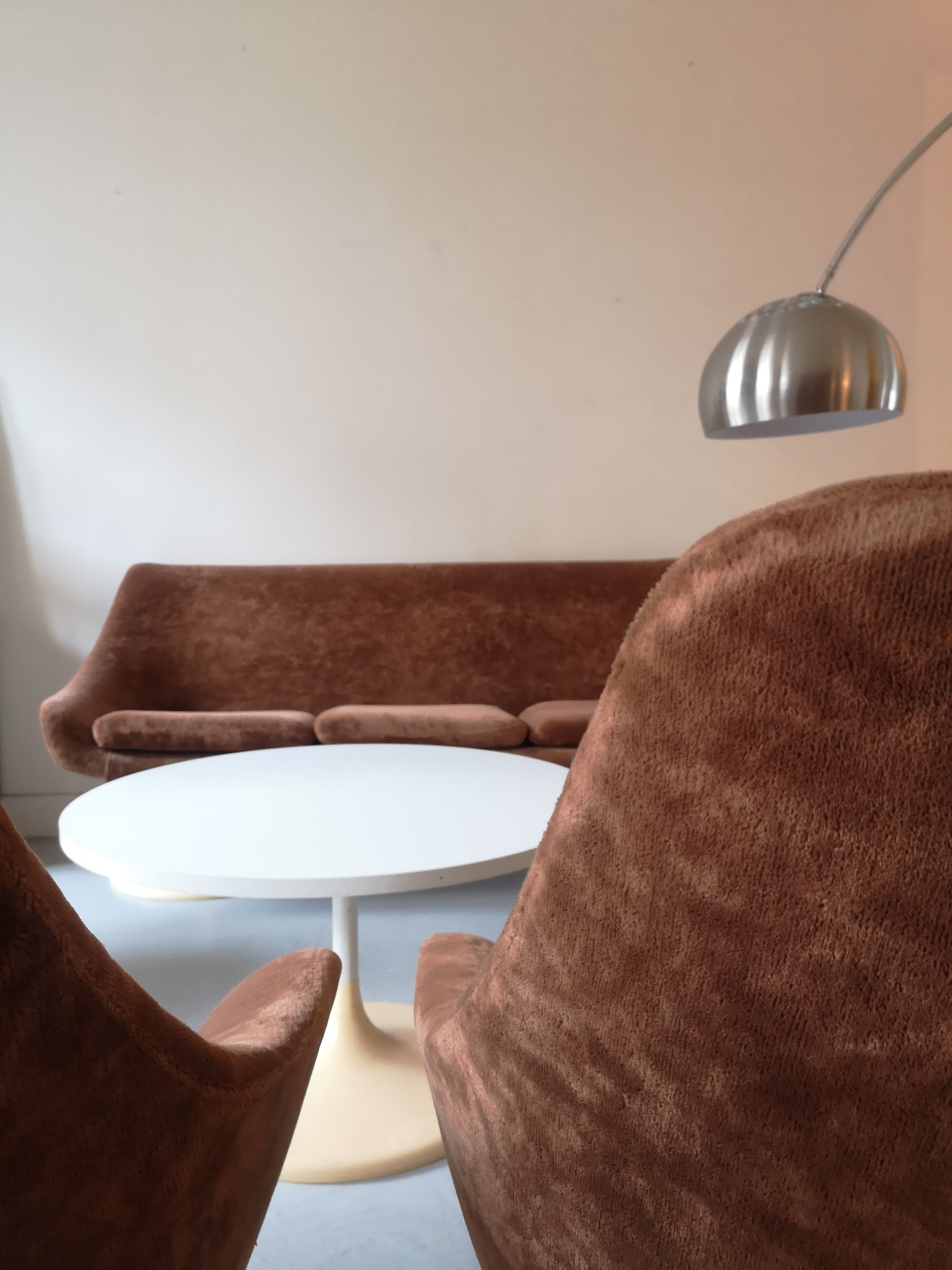 White coffee table and tulip design 1970