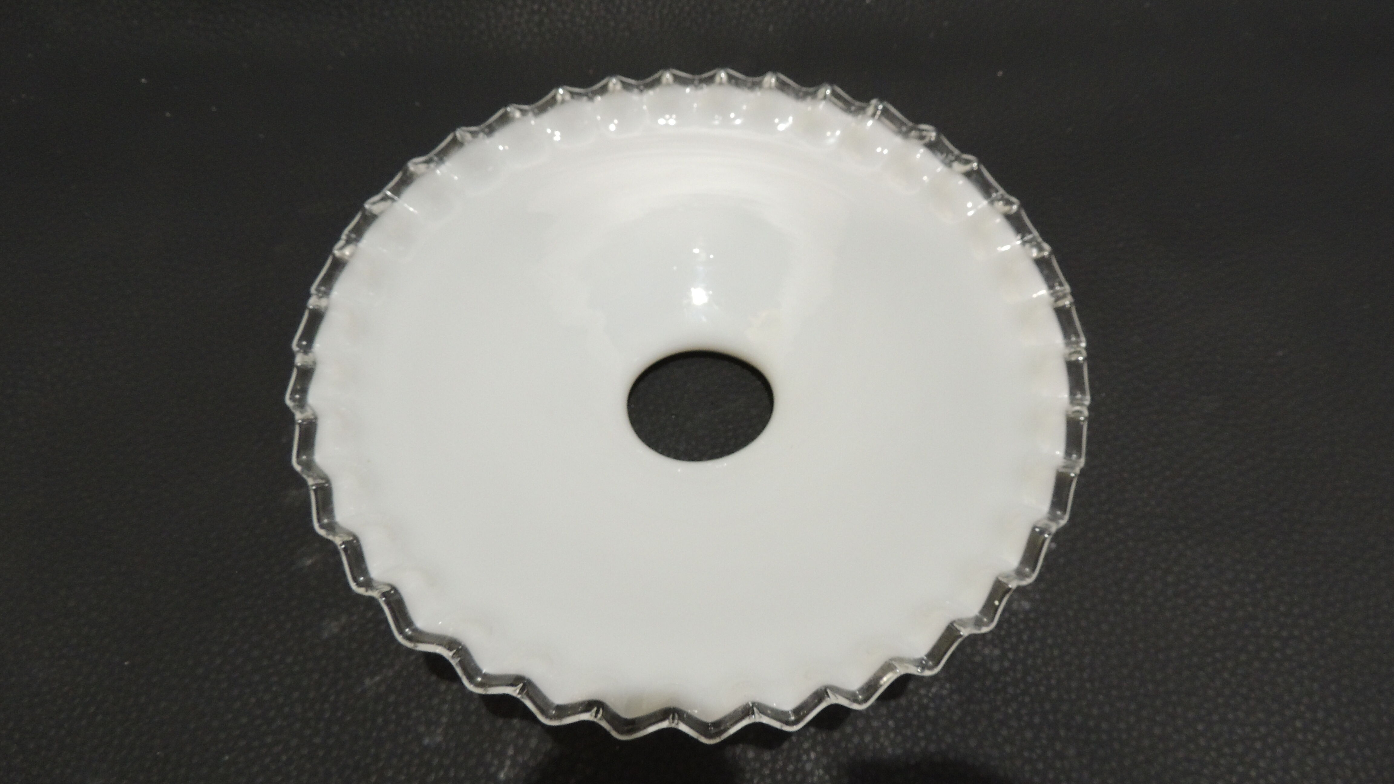 Pendant lamp Opaline white serrated / vintage / lampshade