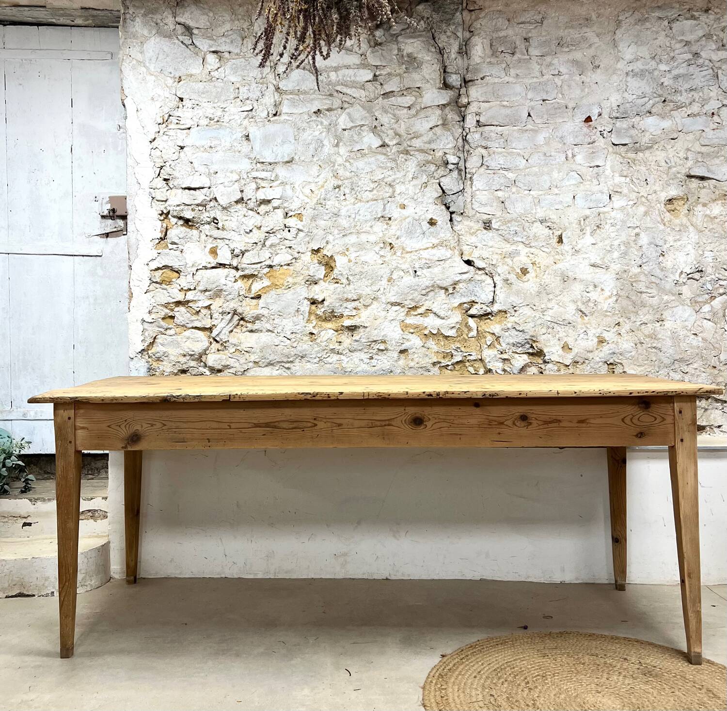 Farm table
