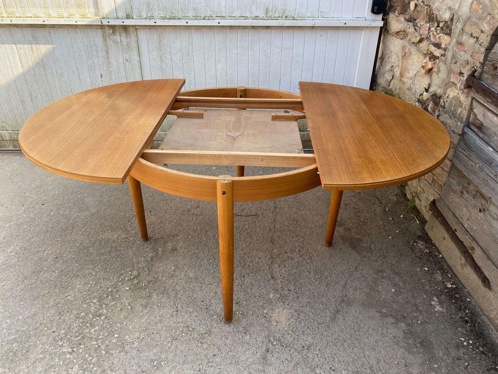 Table ronde extensible scandinave en teck dia 116cm longueur 176cm an60