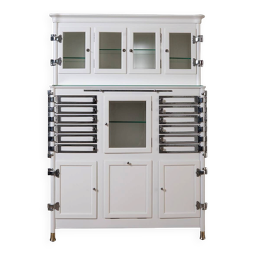Cabinet d'instruments dentaires allemand par Arnold Biber, Pforzheim, vers 1920