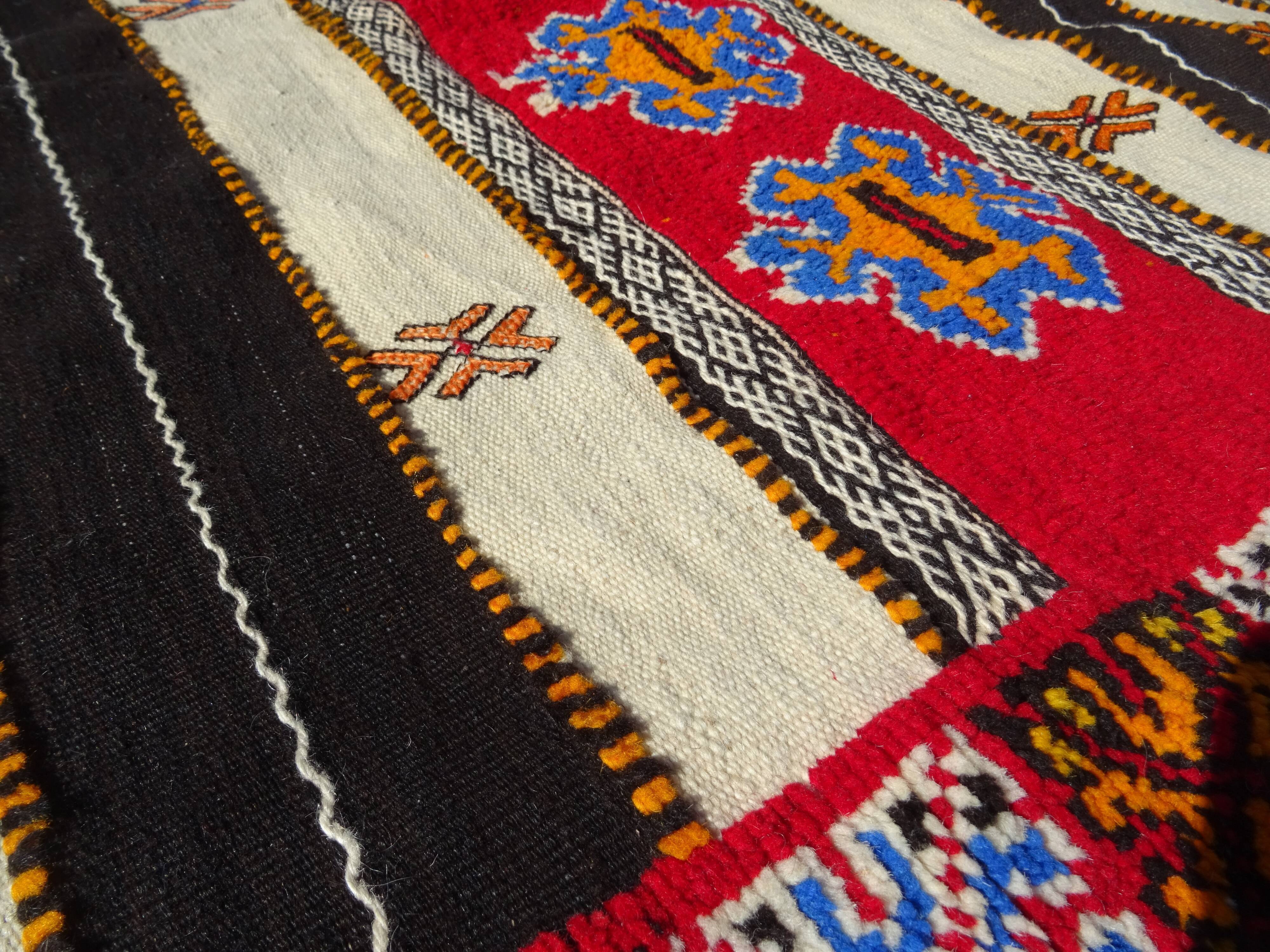 Handmade Berber carpet 250 x 136 cm