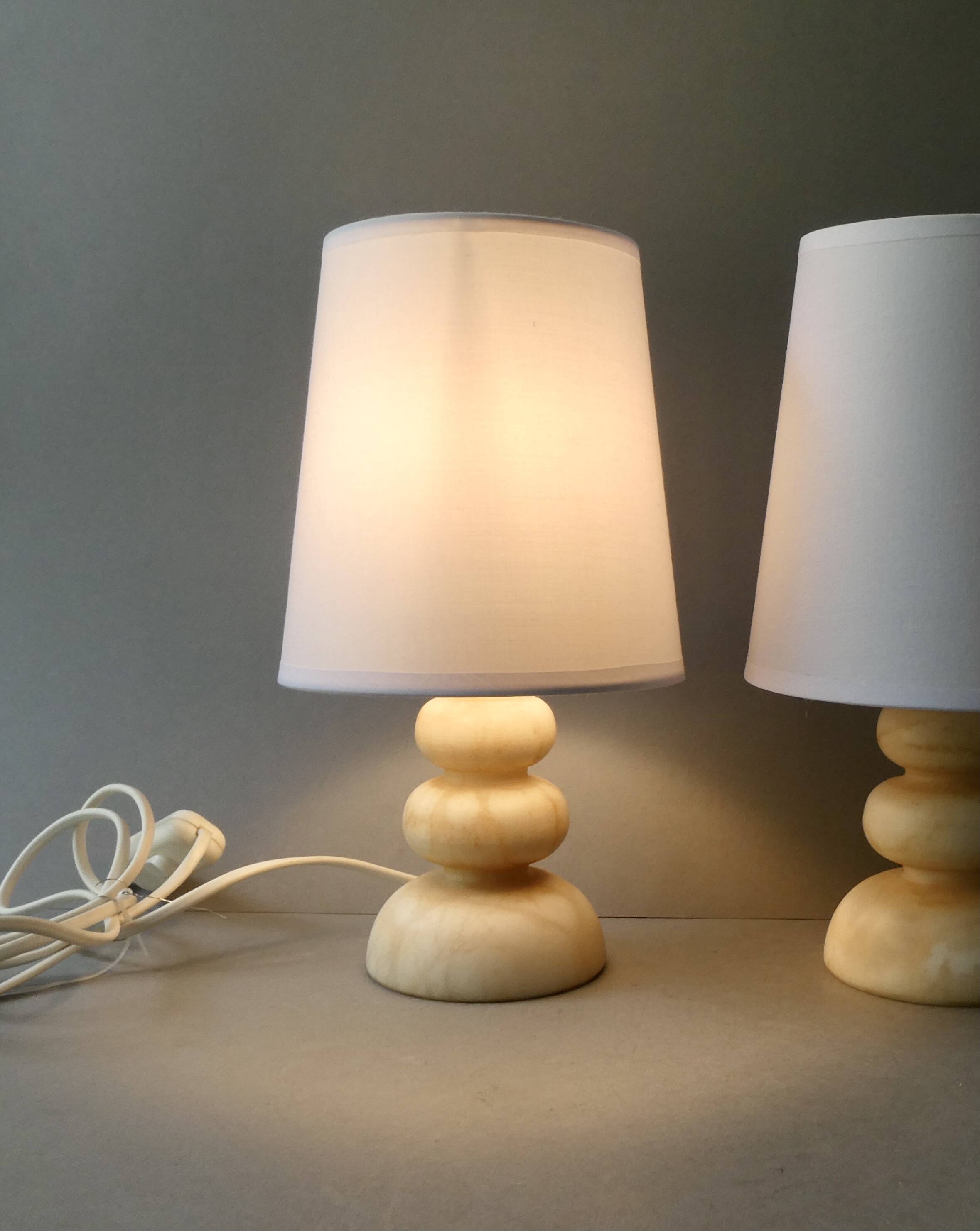 Paire de lampes en albâtre, années 70-80