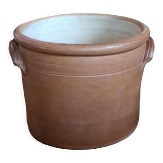 Old sandstone grease pot