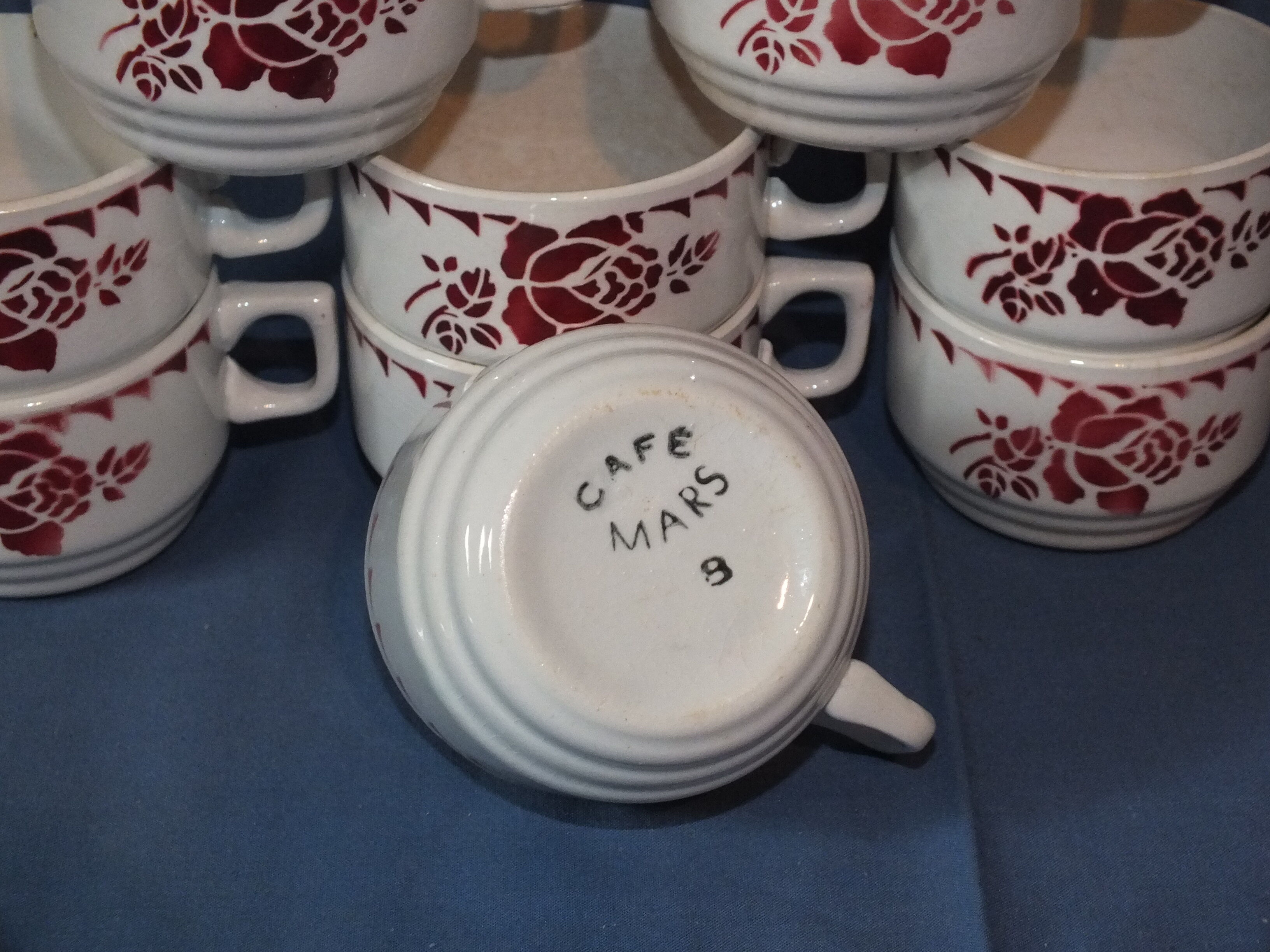 9 cups vintage Café Mars - stencil décor