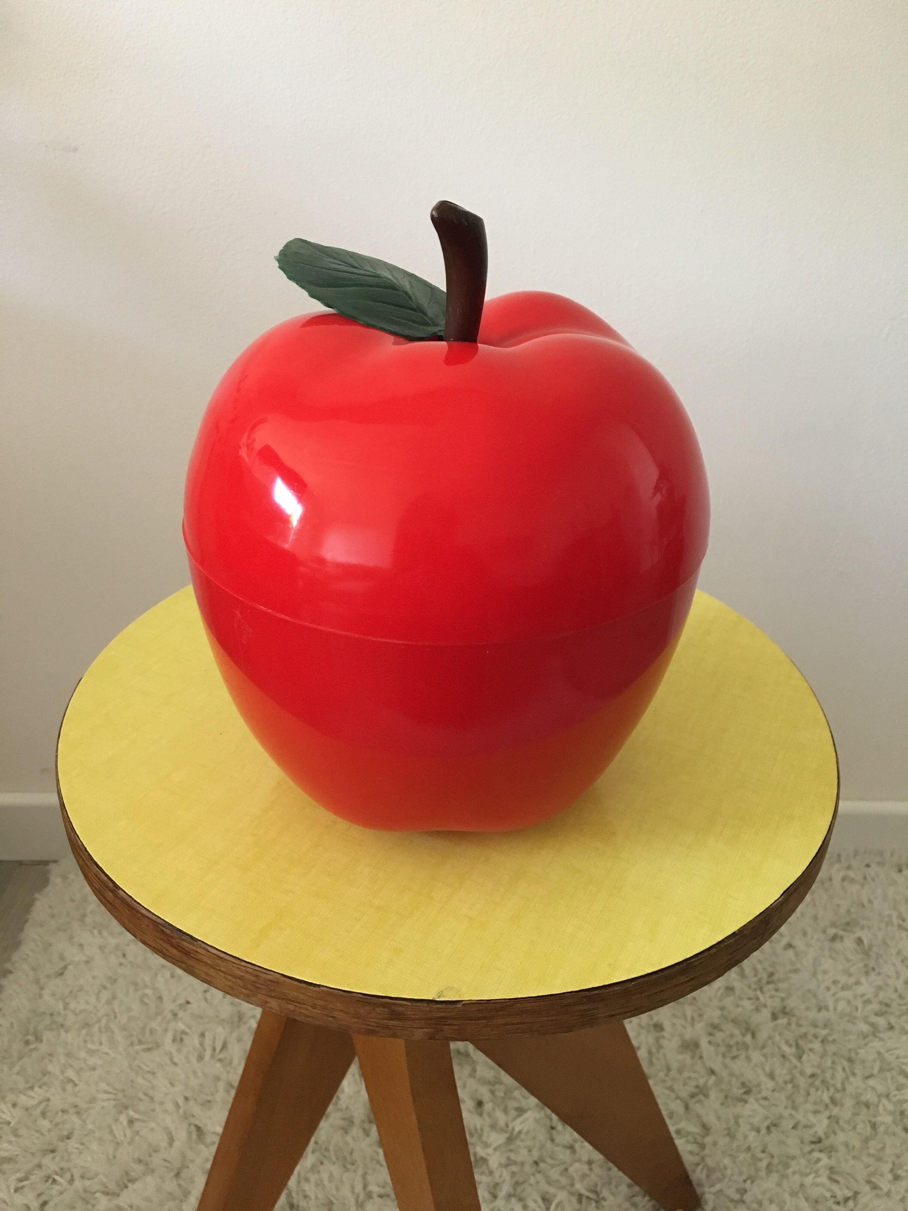 Red apple ice bucket vintage
