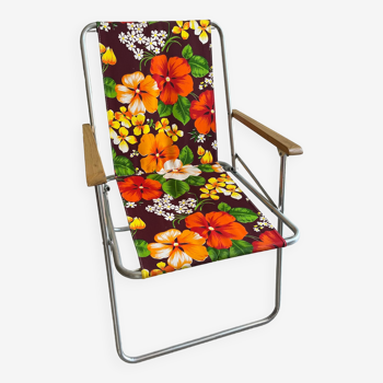Chaise de camping à fleurs vintage