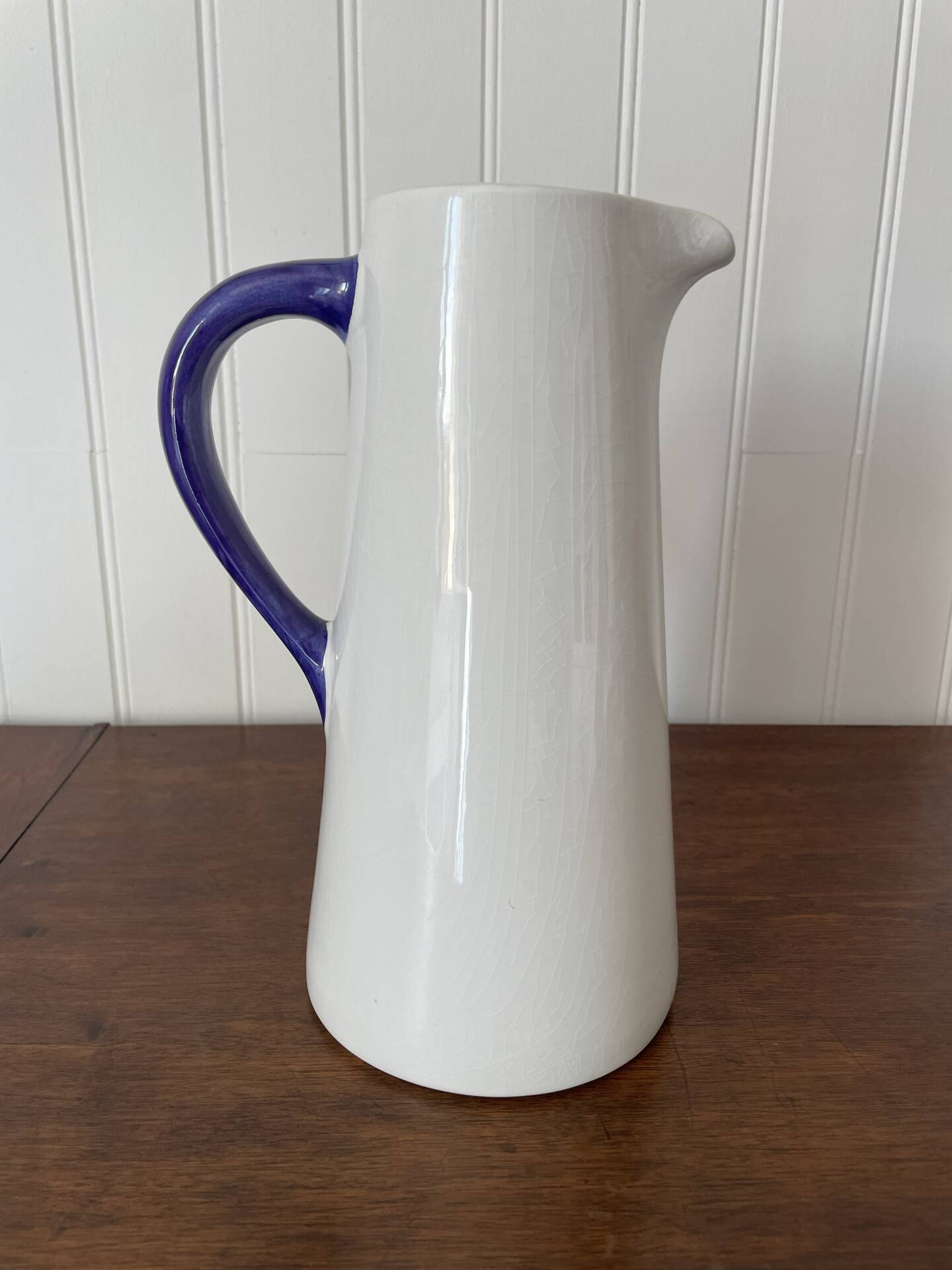 Pichet carafe en céramique blanc et bleu