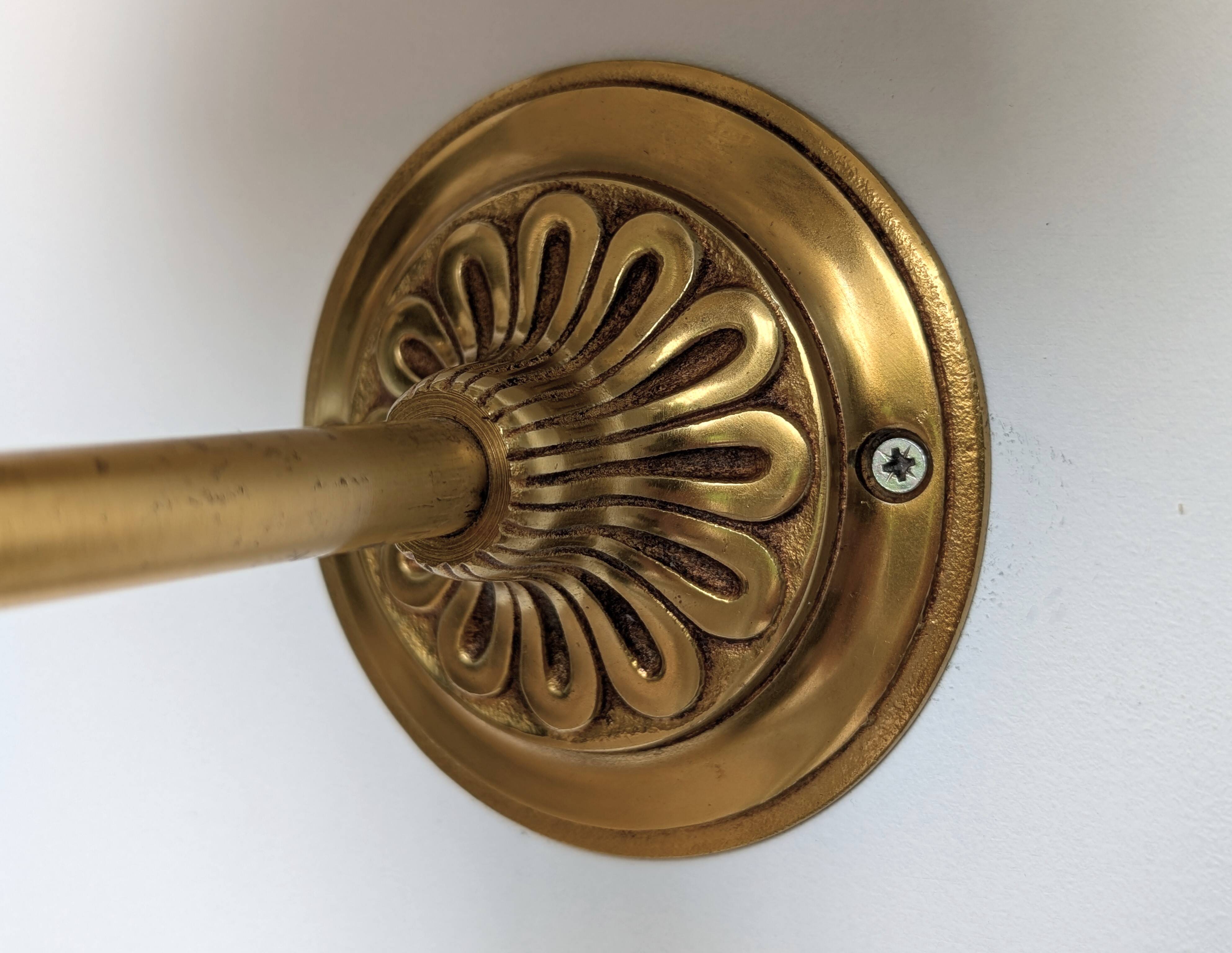 Paire appliques en bronze doré et plexiglass