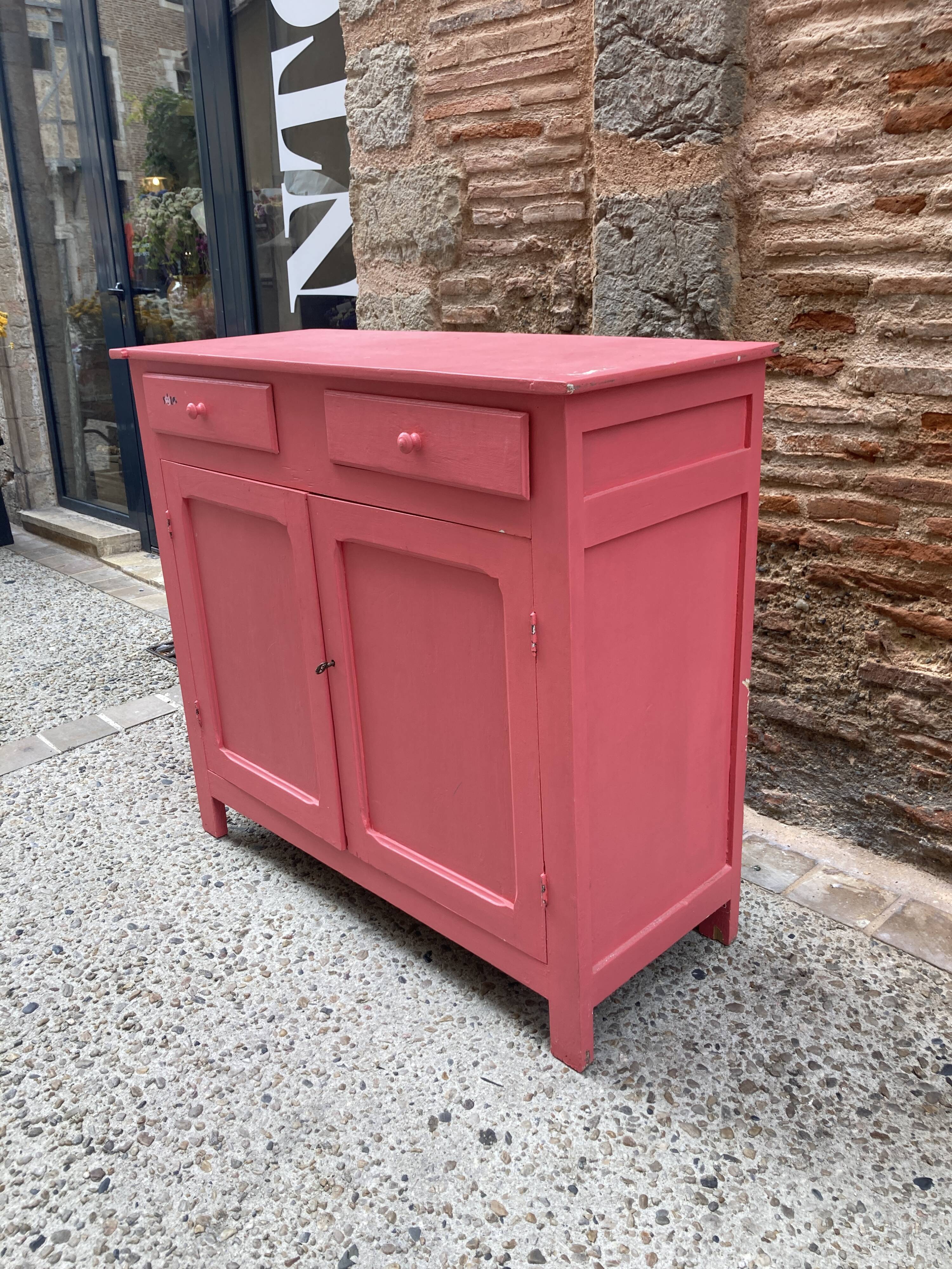 Pink Parisian buffet