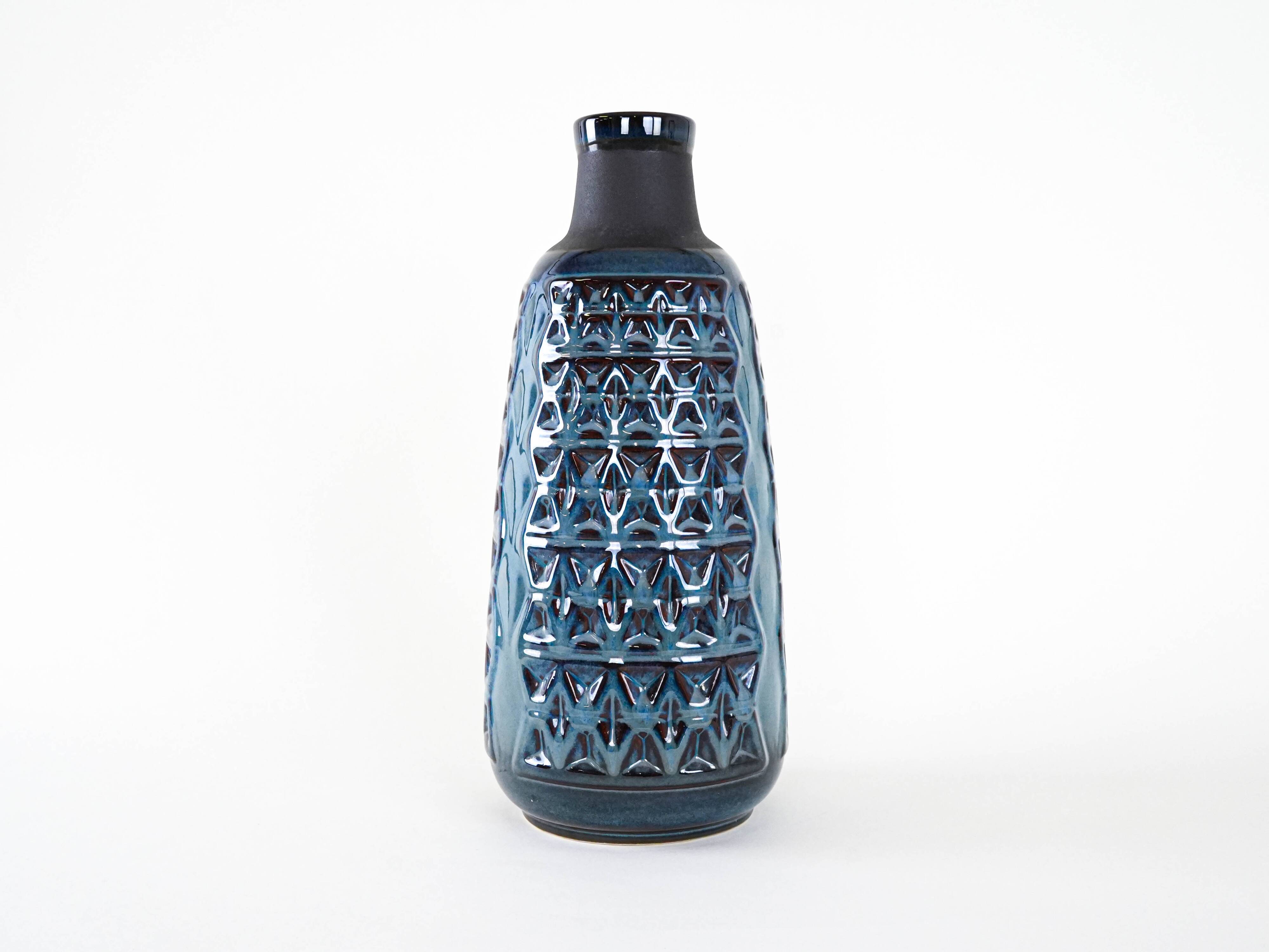 Ceramic vase, Danish design, 1960s, designer: Einar Johansen