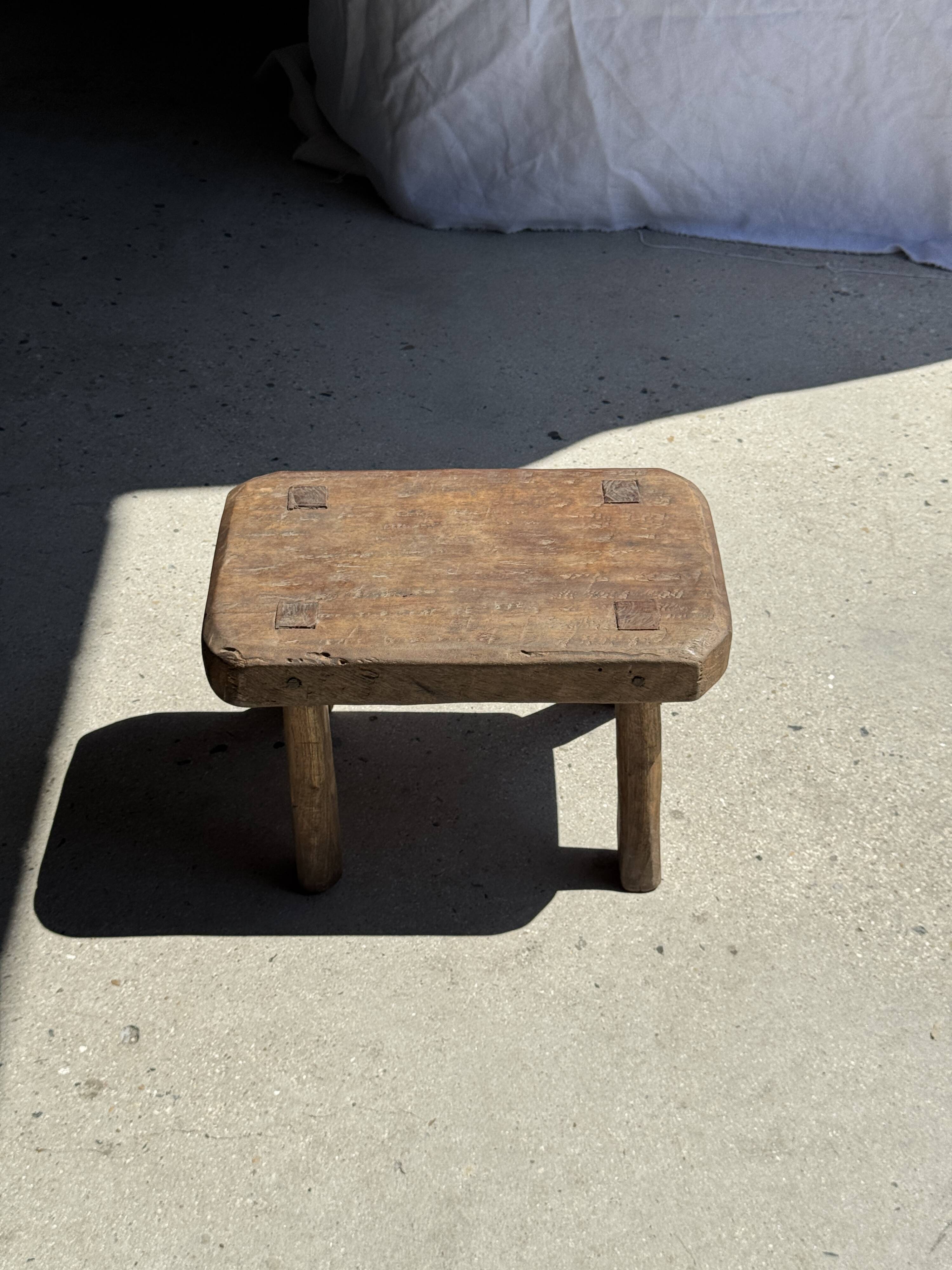 Tabouret d'appoint en teck massif rectangulaire arrondi wabi-s