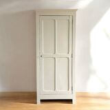 Off-white bonnetière