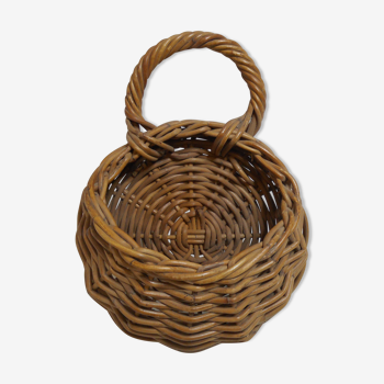 Pretty wall wicker basket