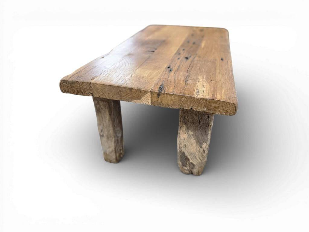 Vintage coffee table in sturdy wood / coffee table