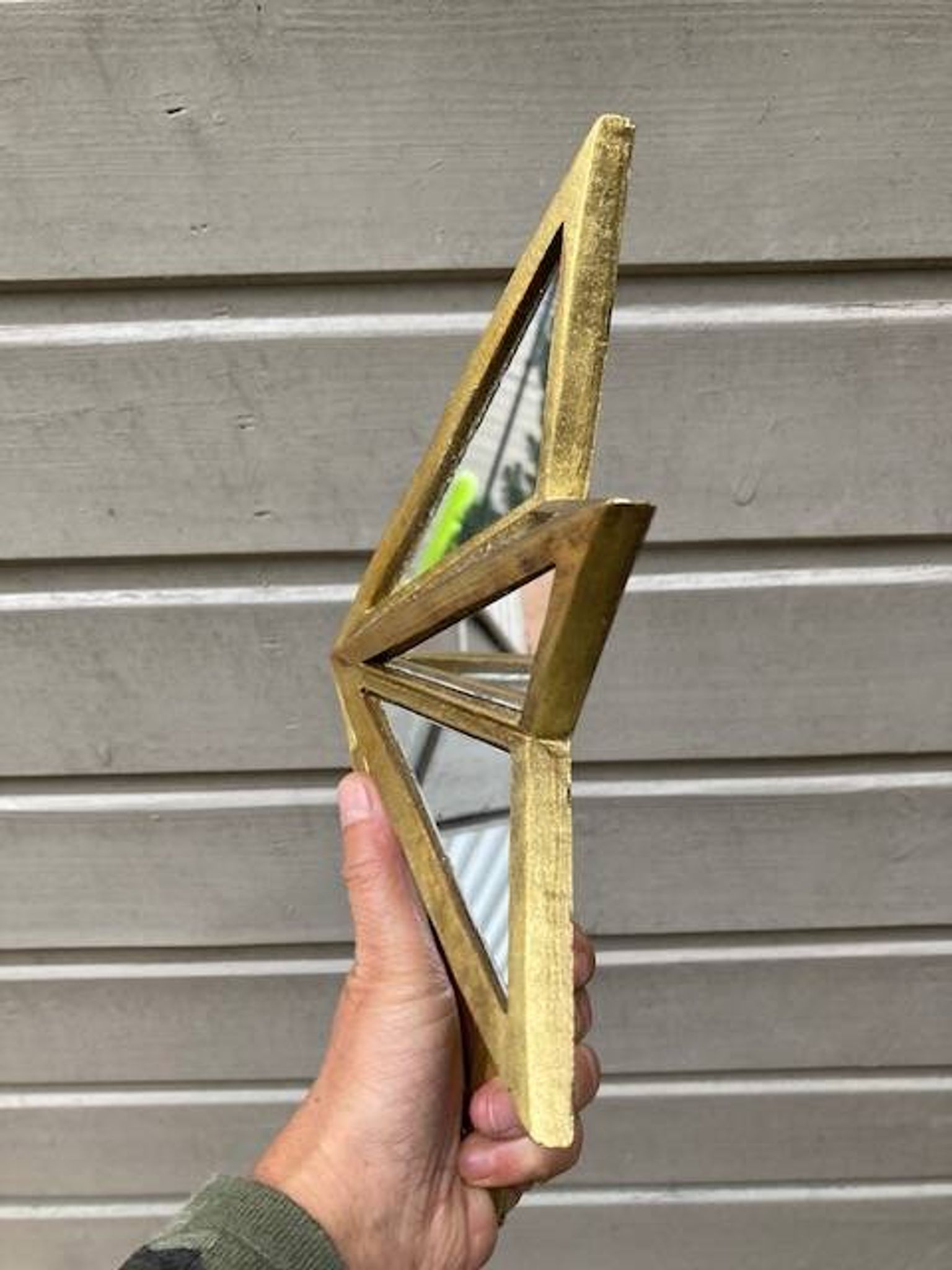 Star-shaped mirror