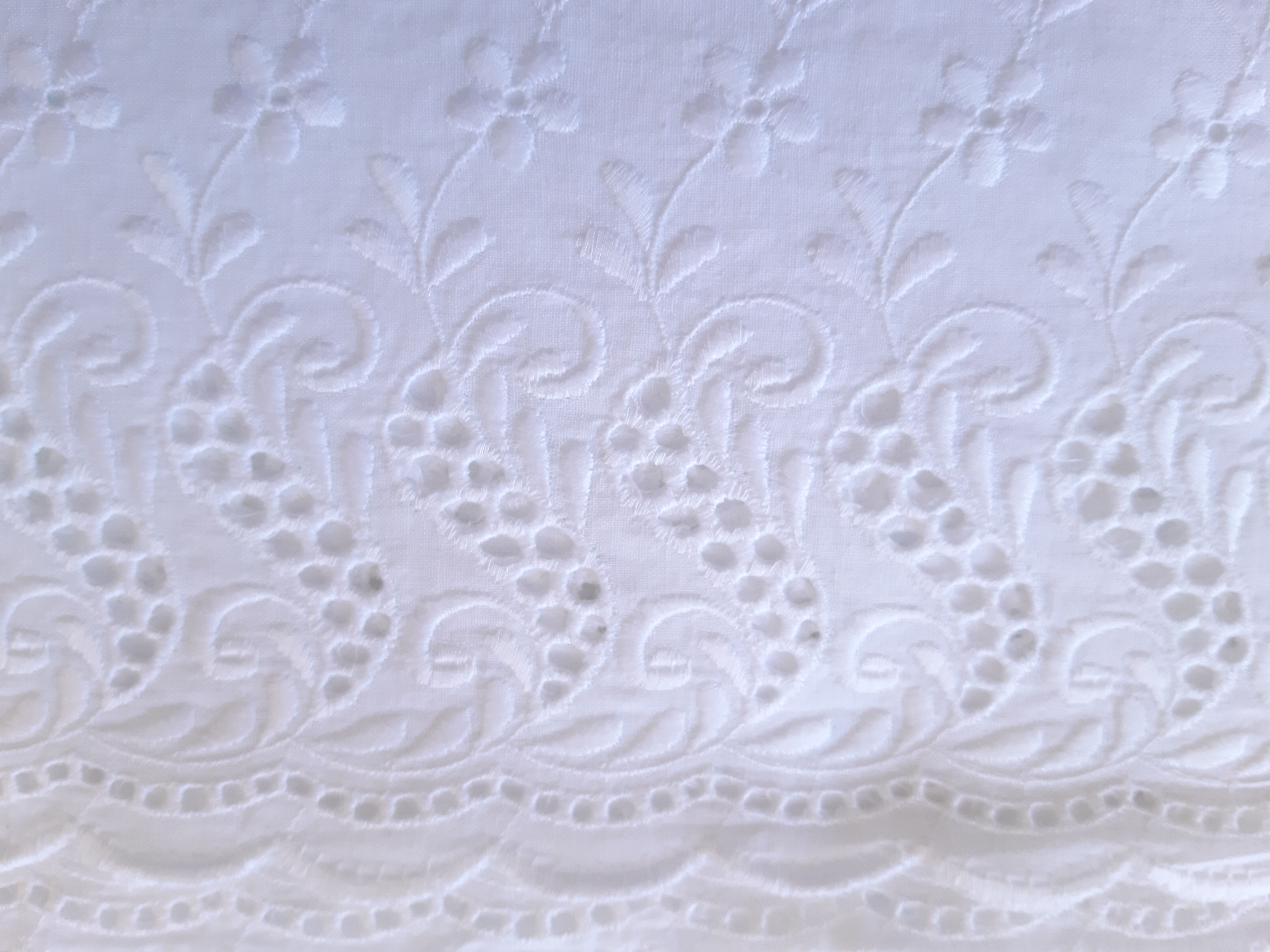 English embroidery sheet 280 x 230